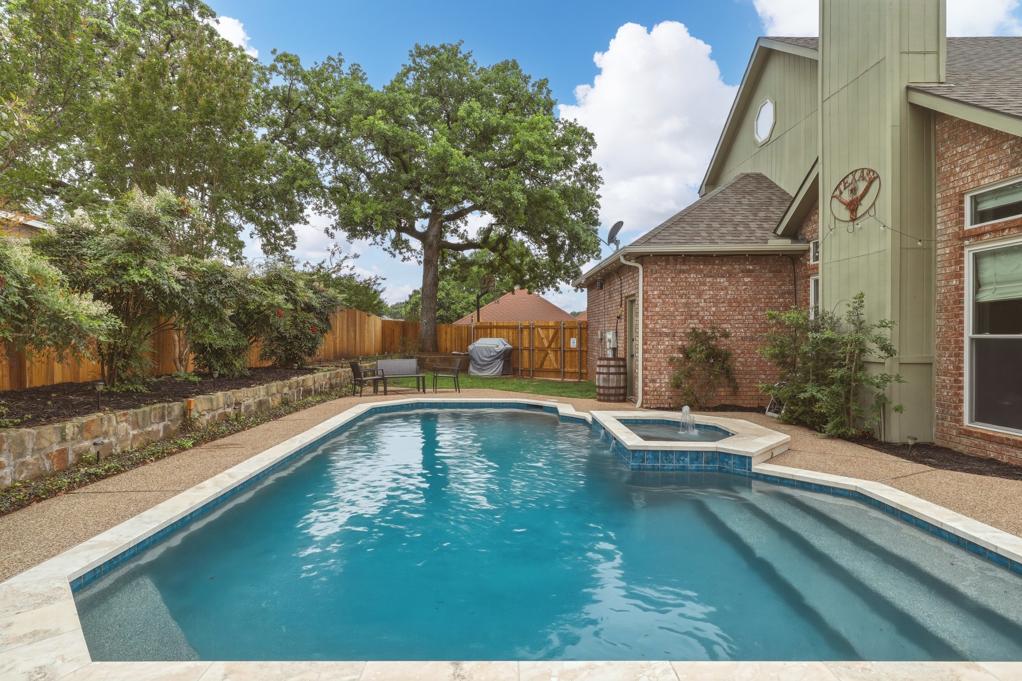 7612 Oak Knoll Drive