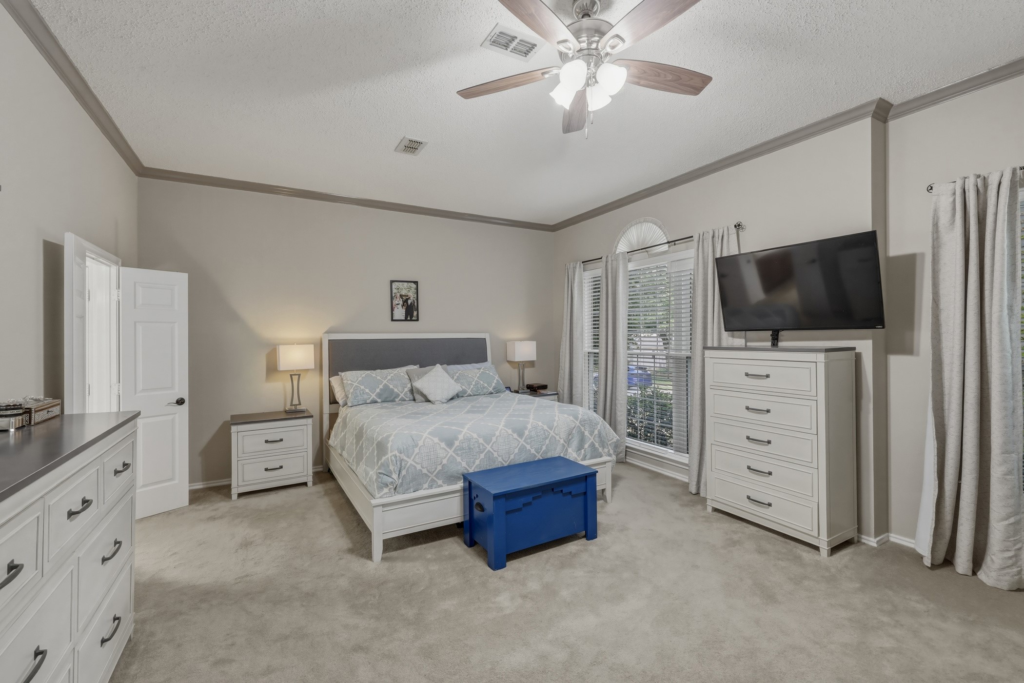 7612 Oak Knoll Drive