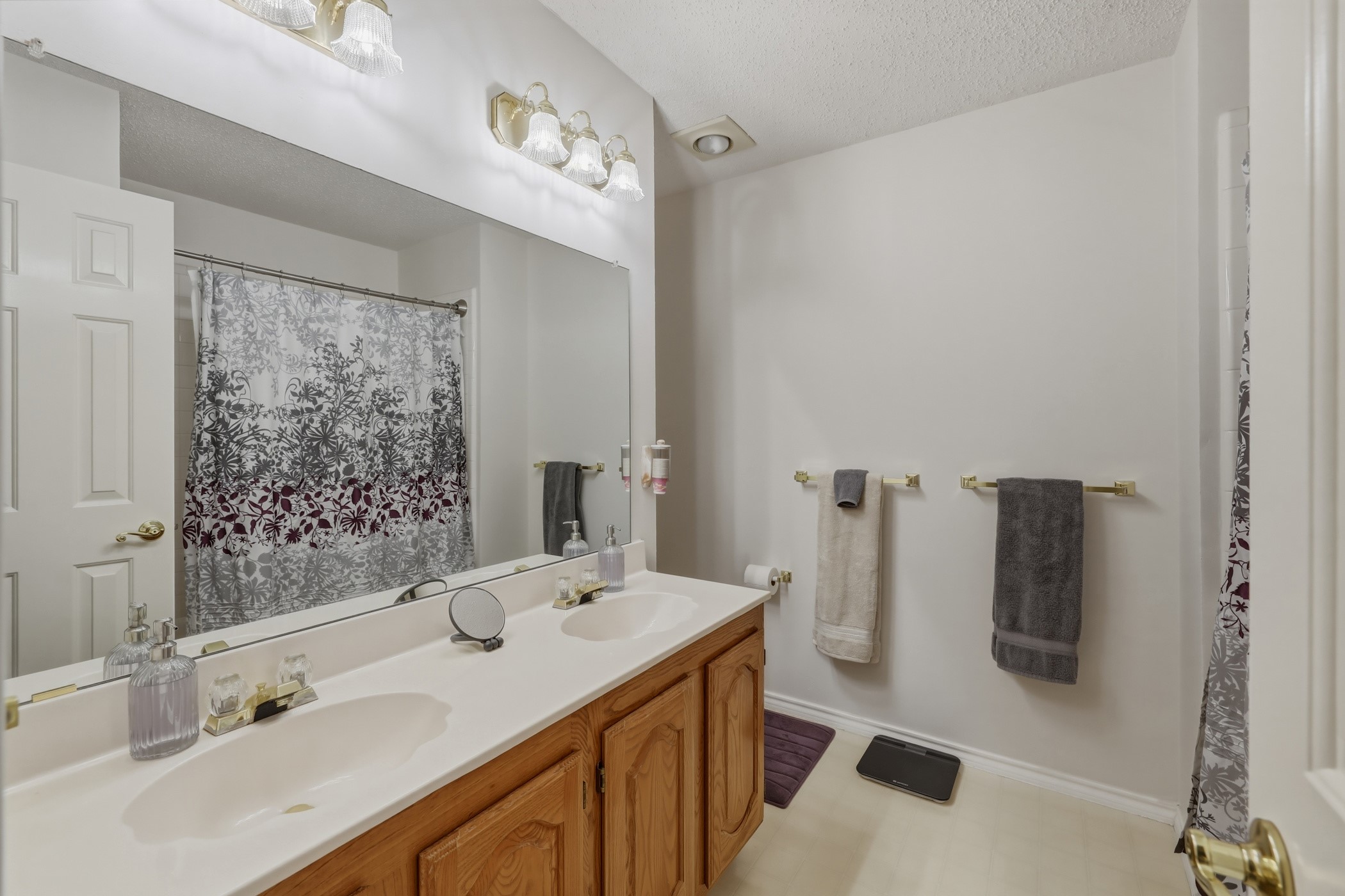 7612 Oak Knoll Drive
