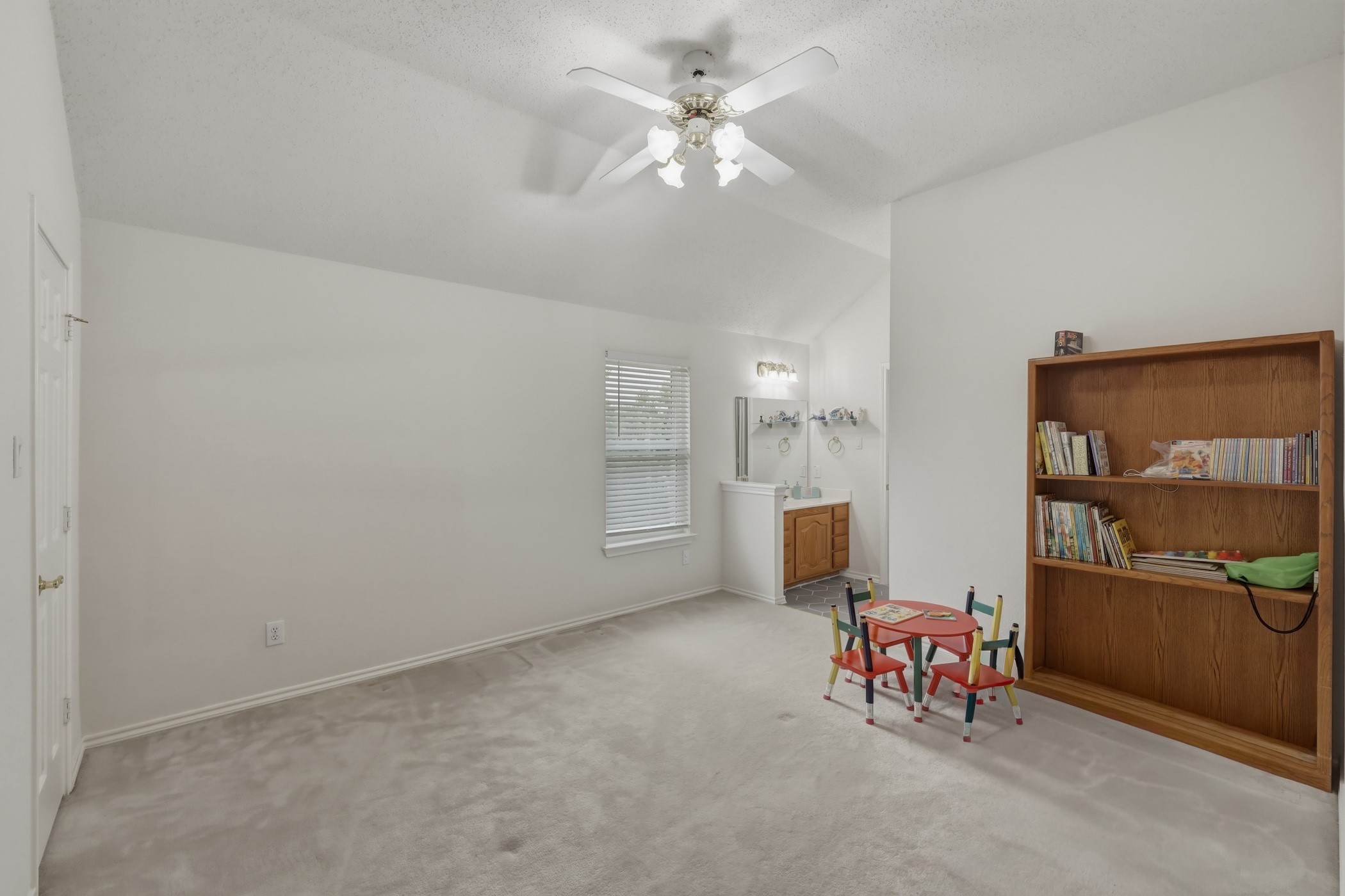 7612 Oak Knoll Drive
