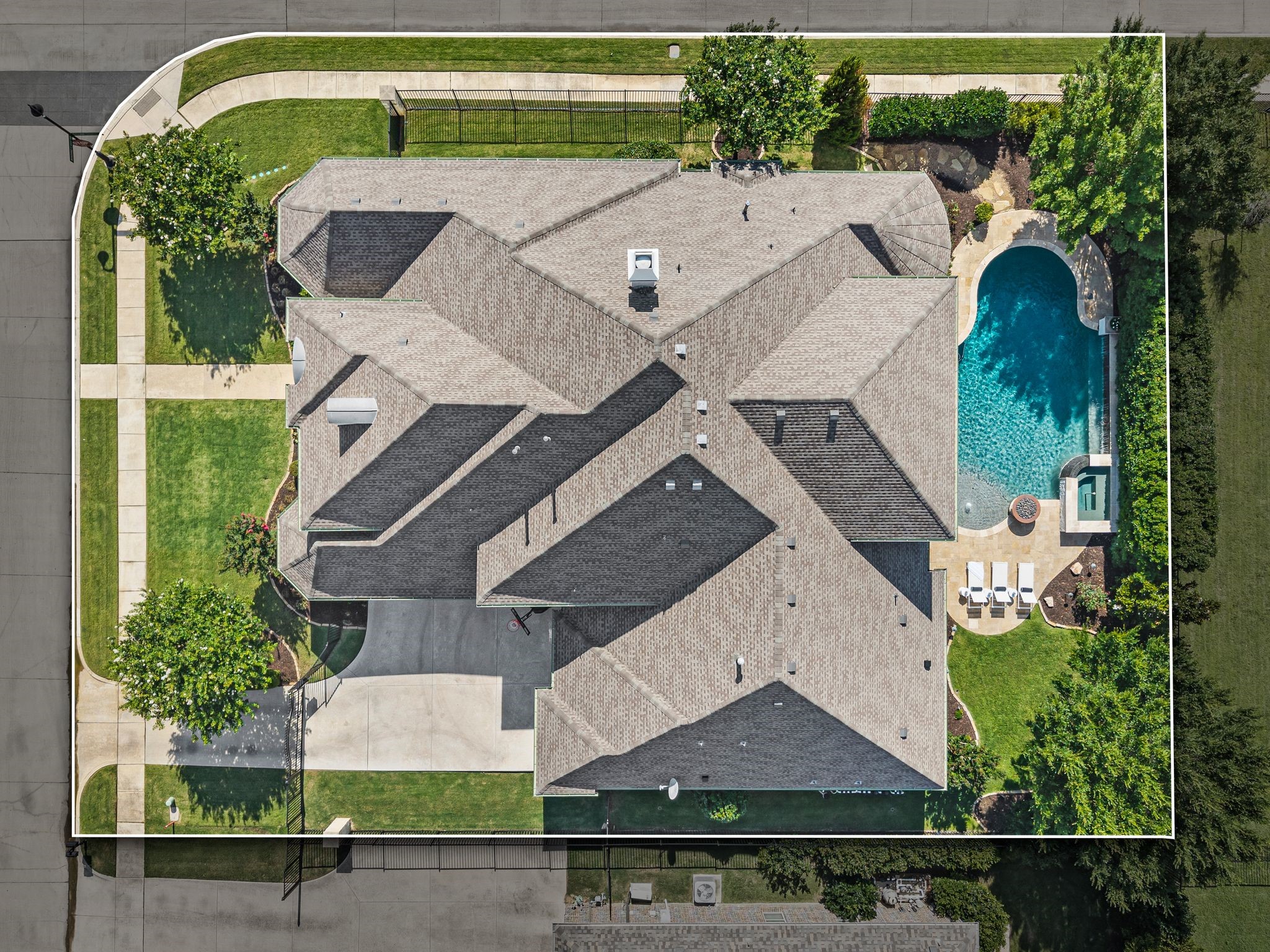 1000 Winding Lake Boulevard