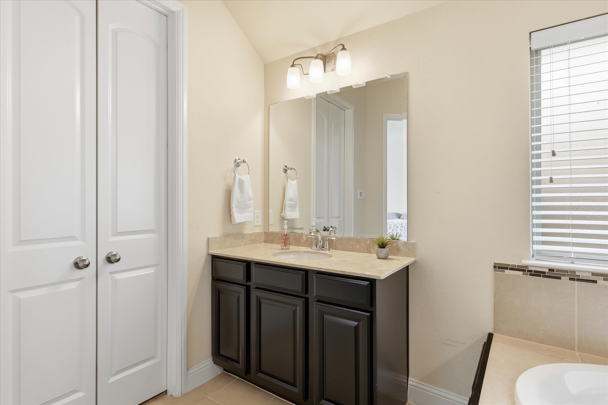 14821 Cedar Flat Way