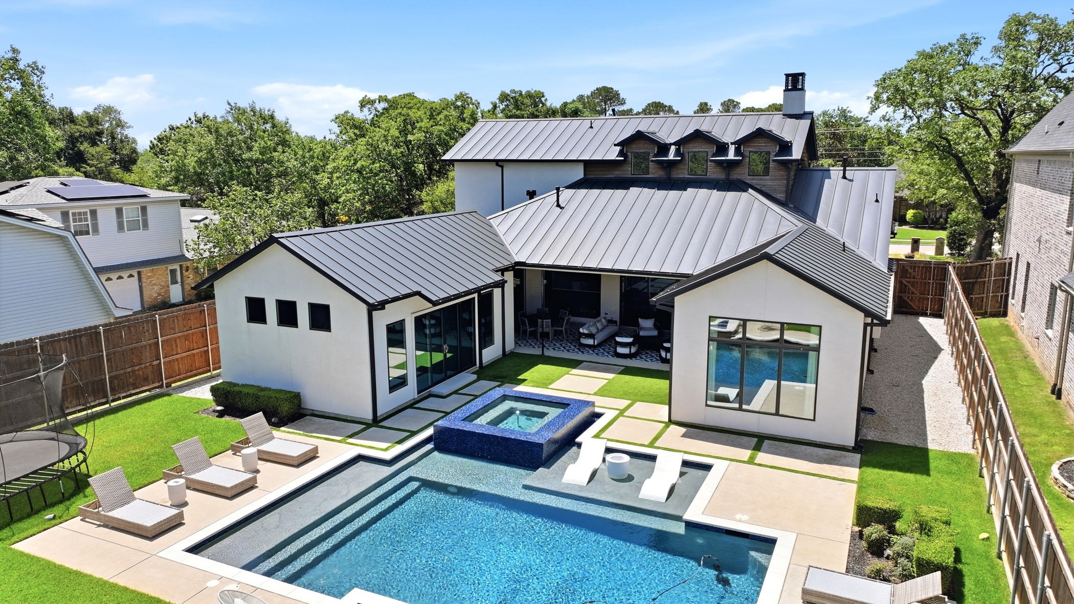 702 Colleyville Terrace