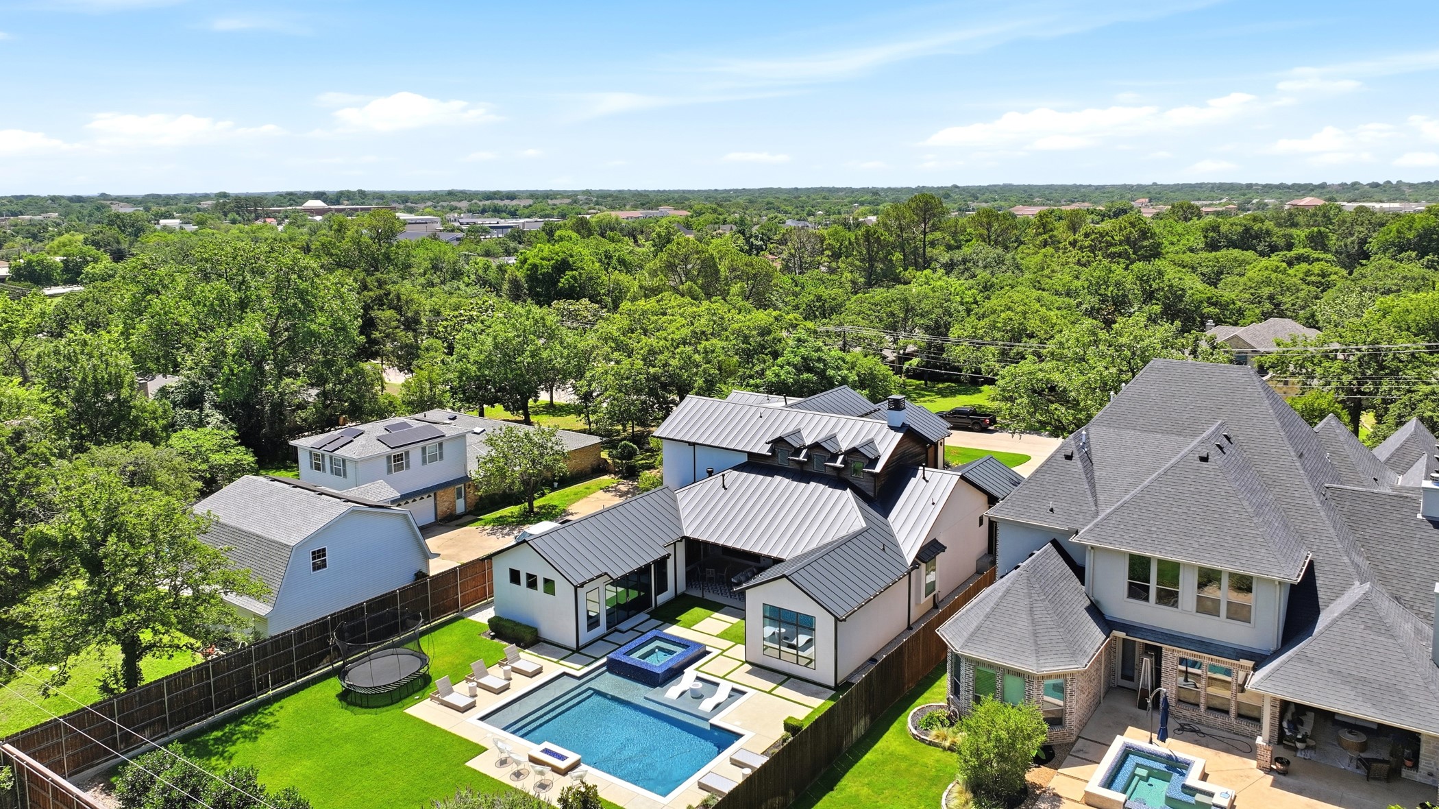 702 Colleyville Terrace