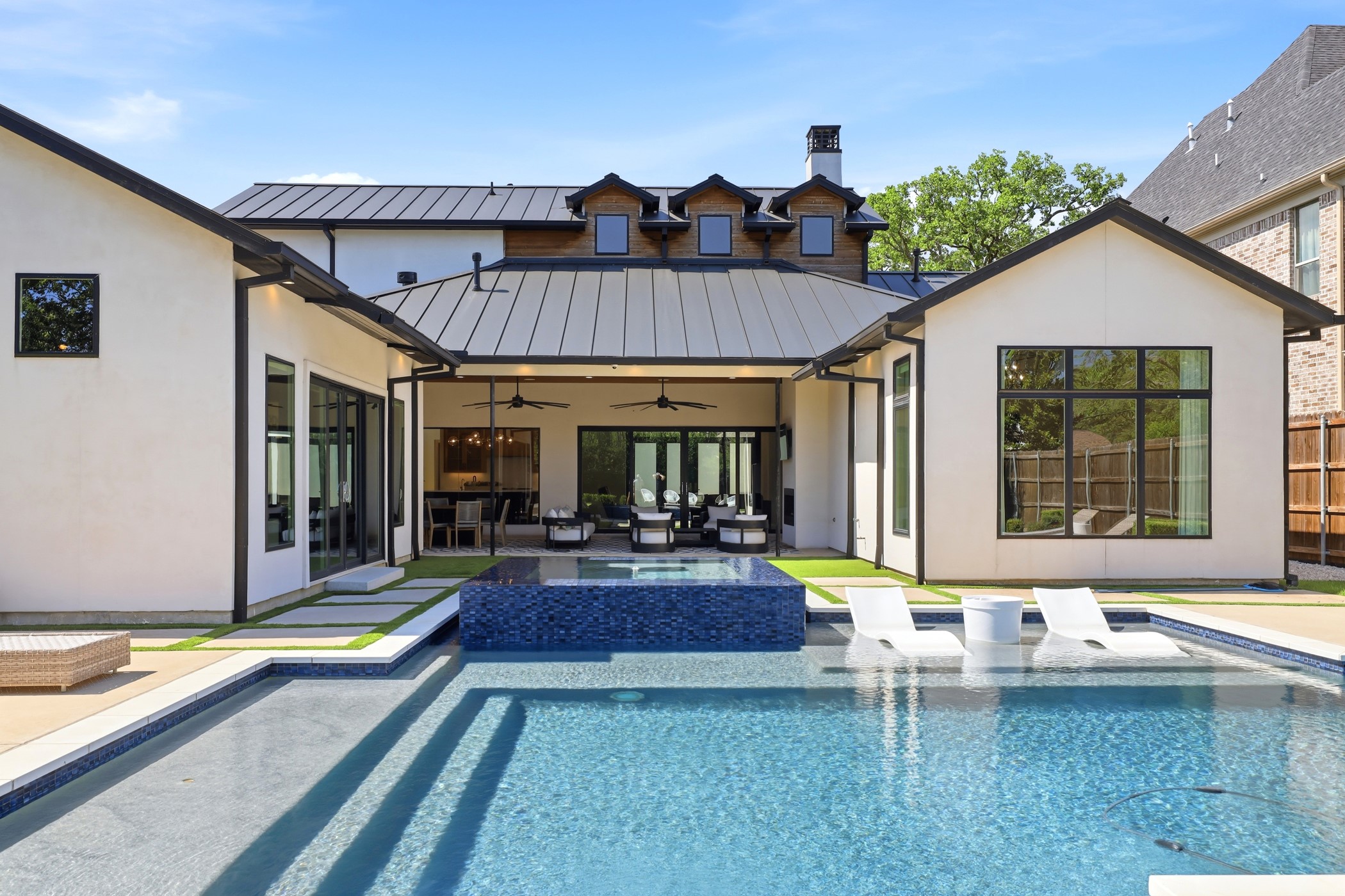 702 Colleyville Terrace