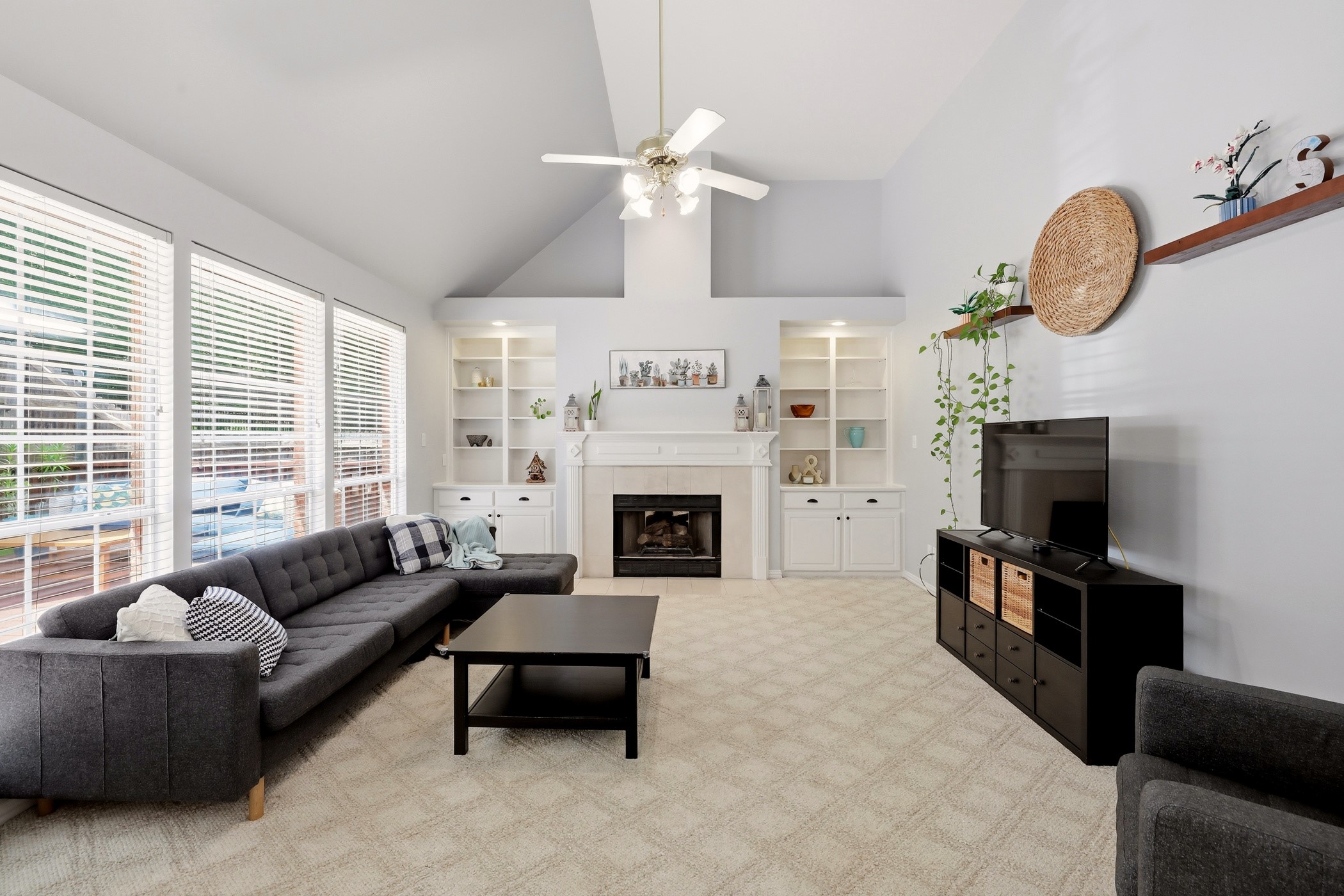 3228 Horseshoe Drive