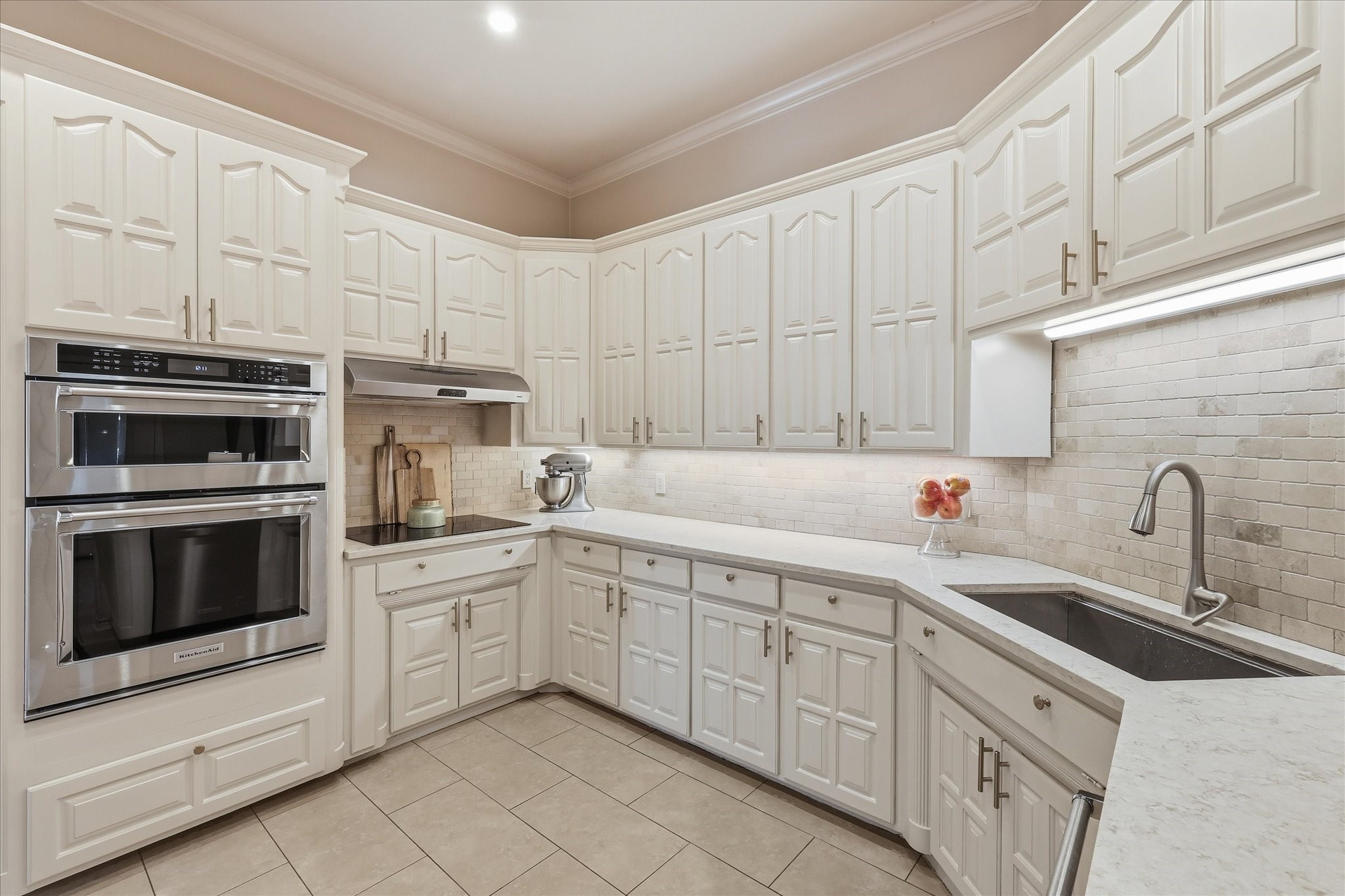 121 Honeysuckle Drive