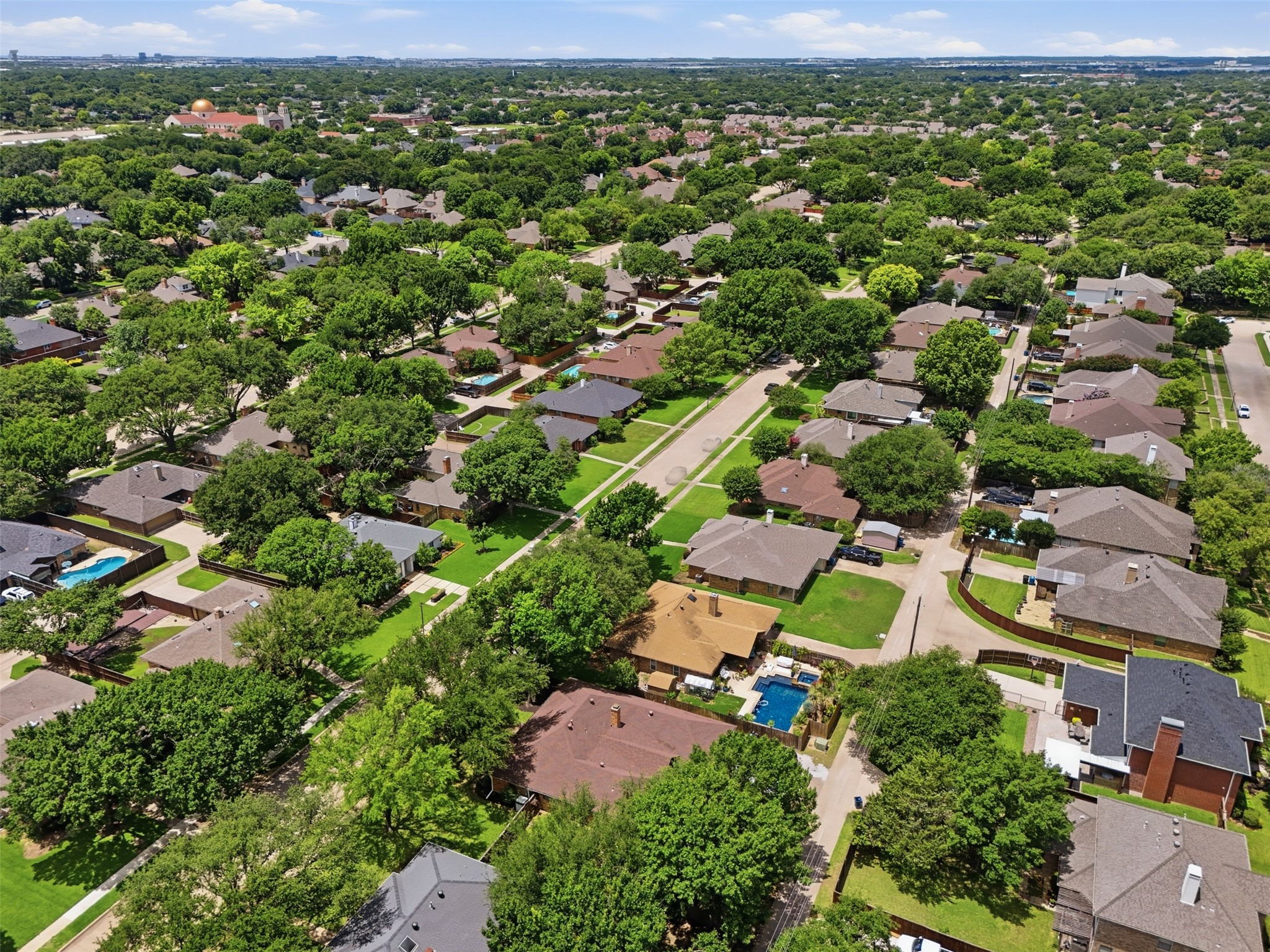834 Meadowglen Circle