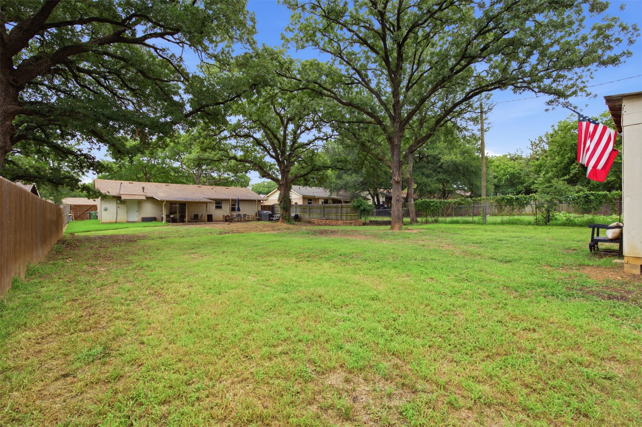 7121 Crabtree Lane