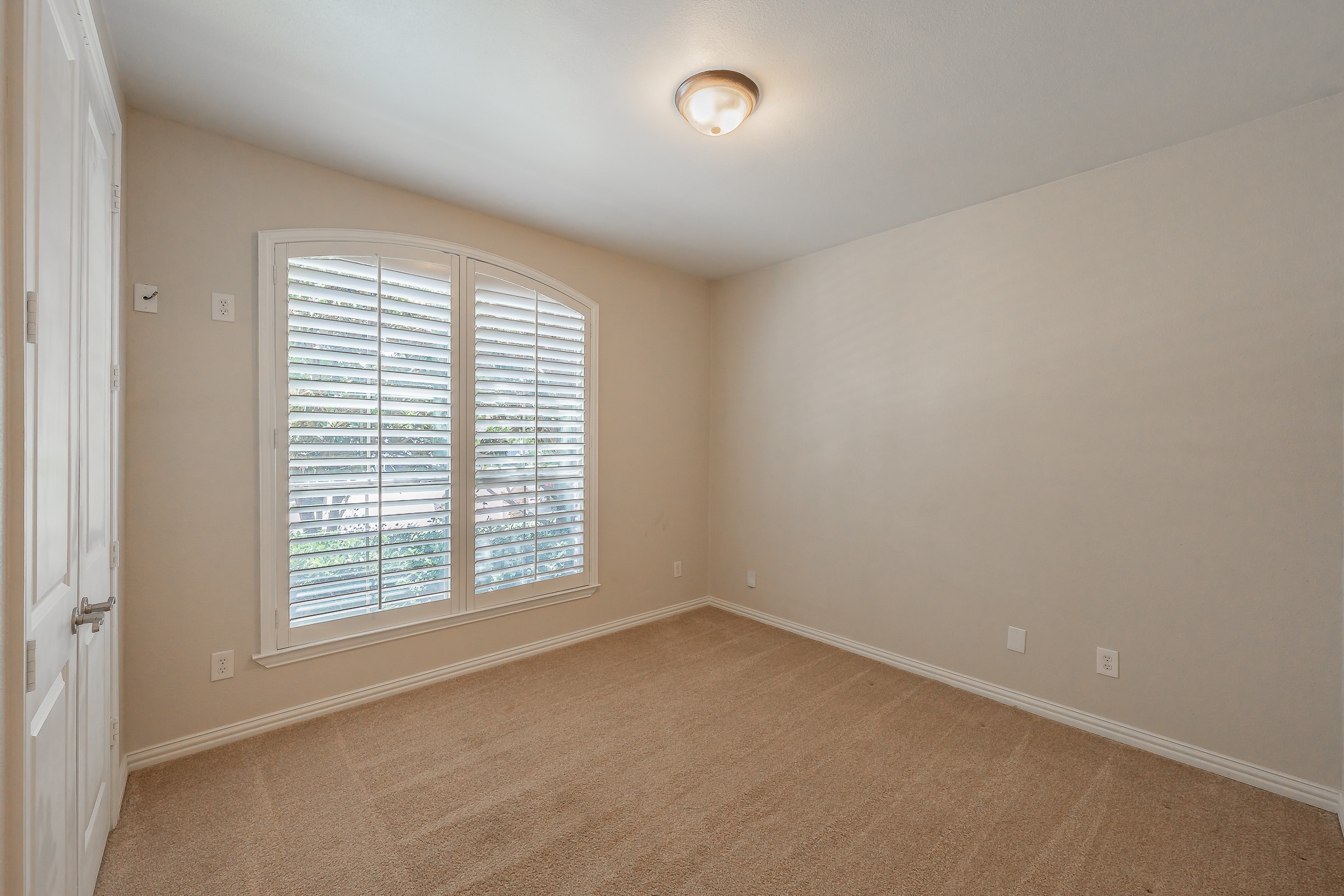 4542 Carraway Drive