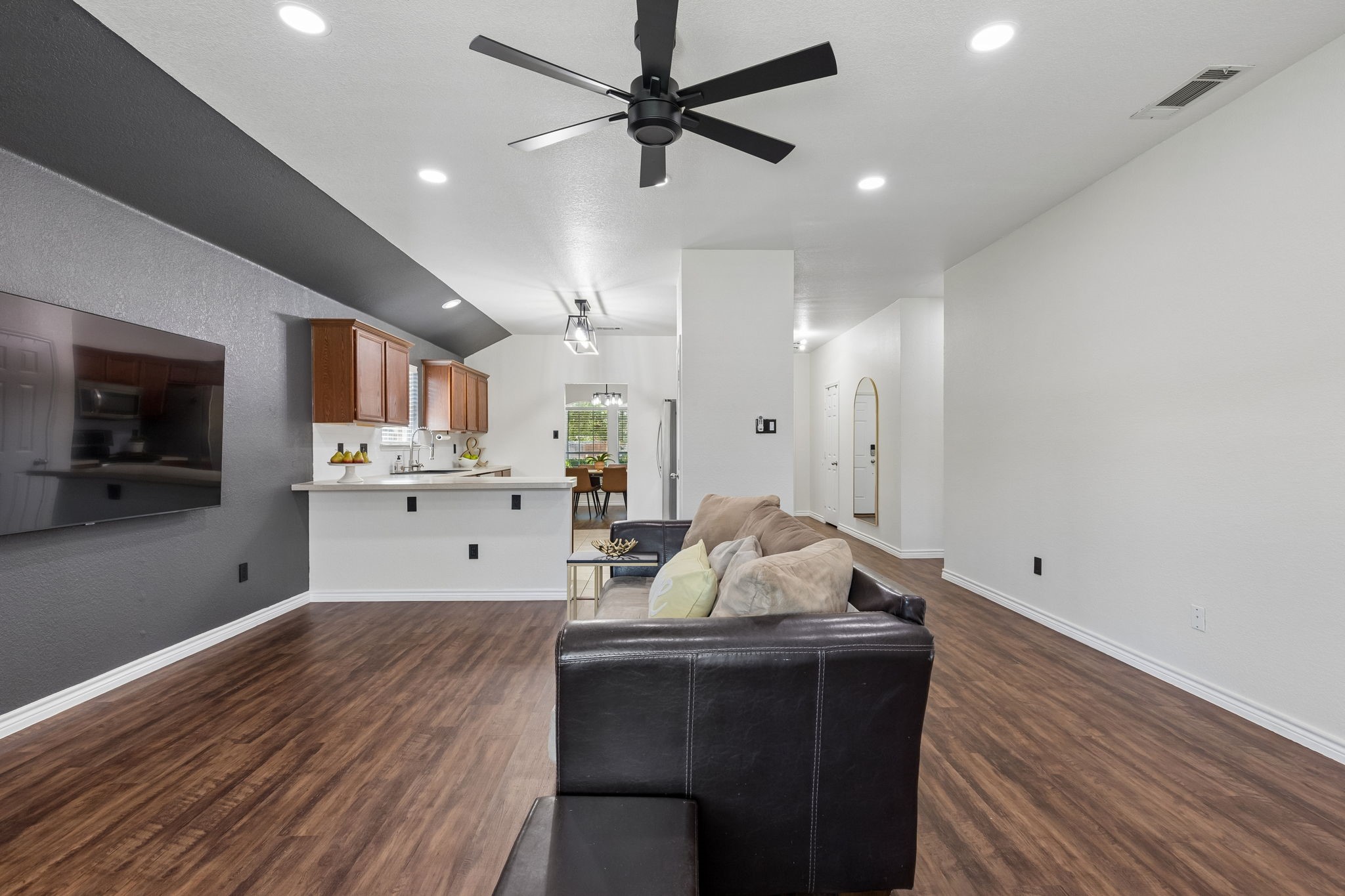 616 Steerman Court