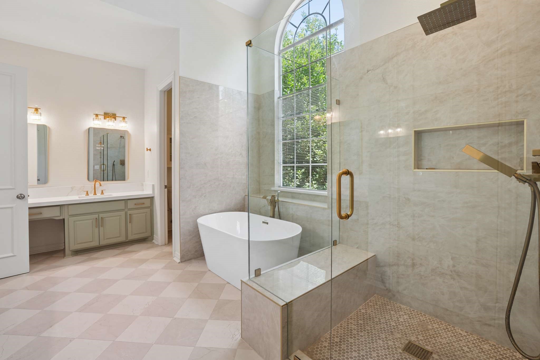 1125 Longford Circle