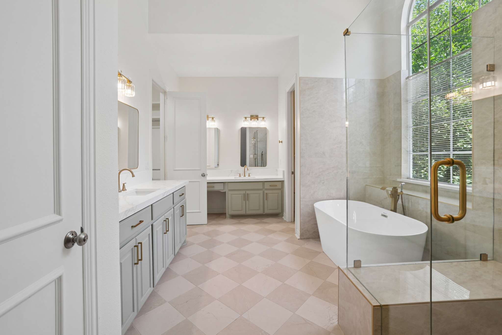 1125 Longford Circle