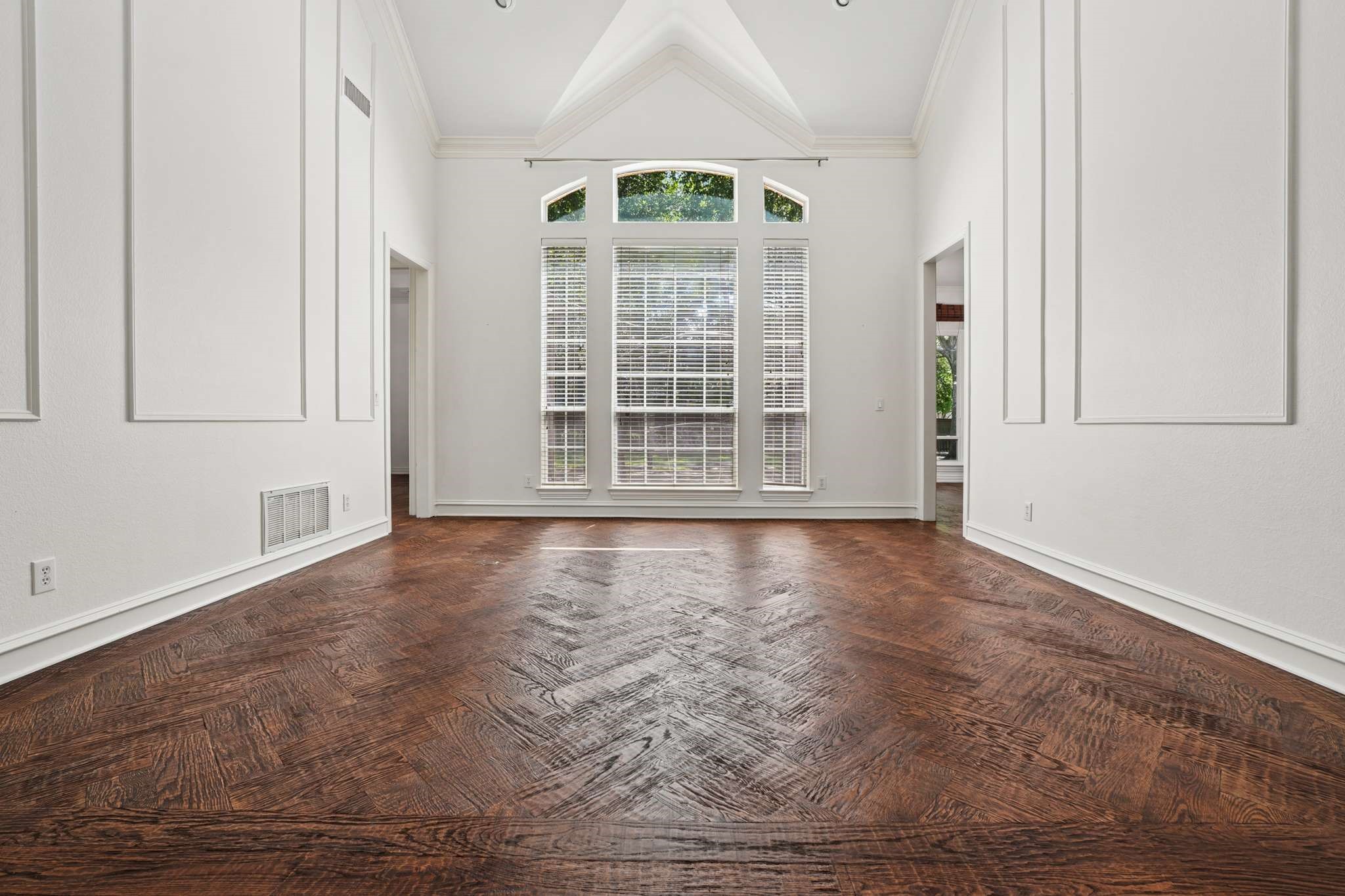 1125 Longford Circle