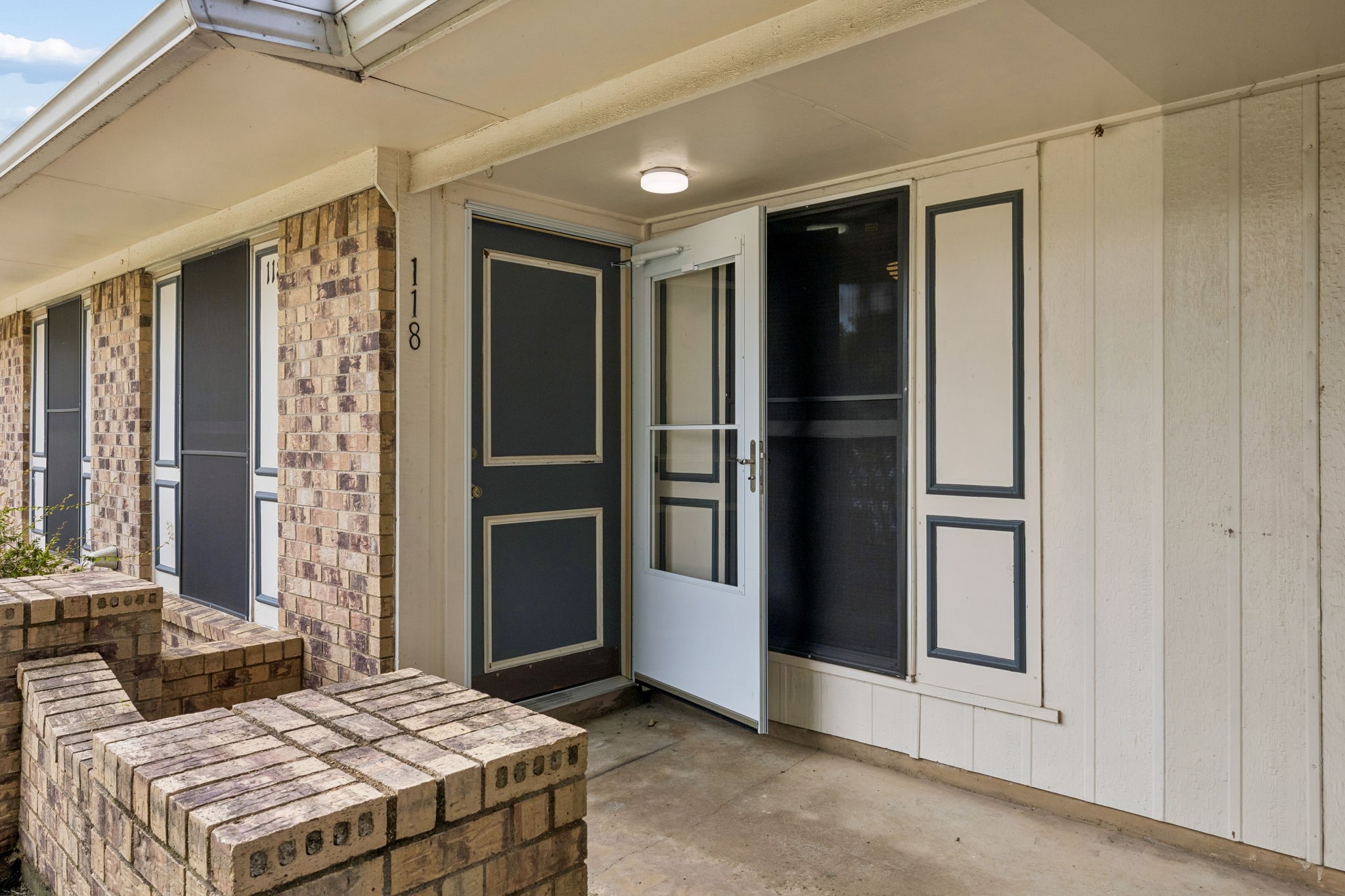 118 E Denton Drive