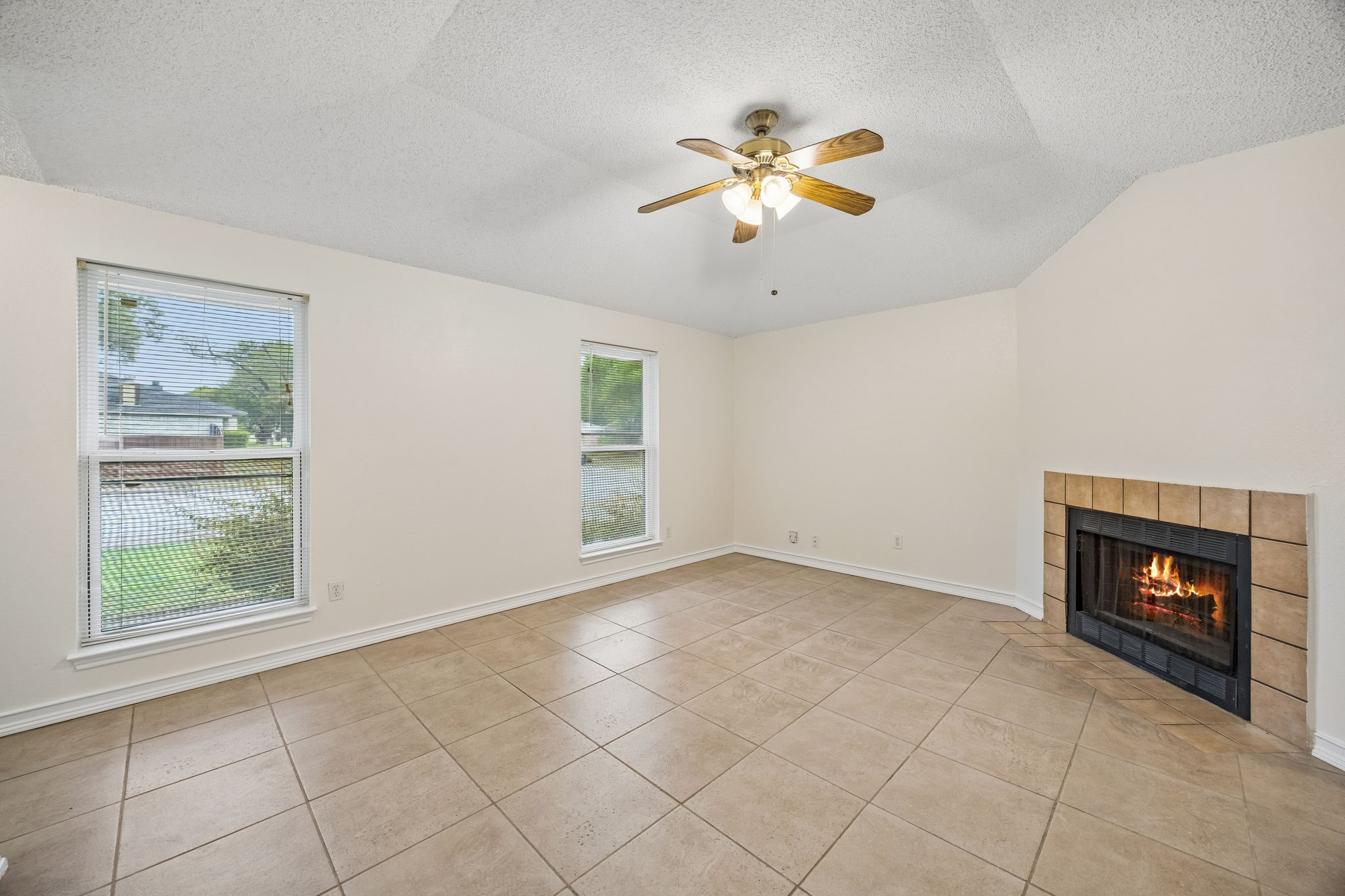 118 E Denton Drive