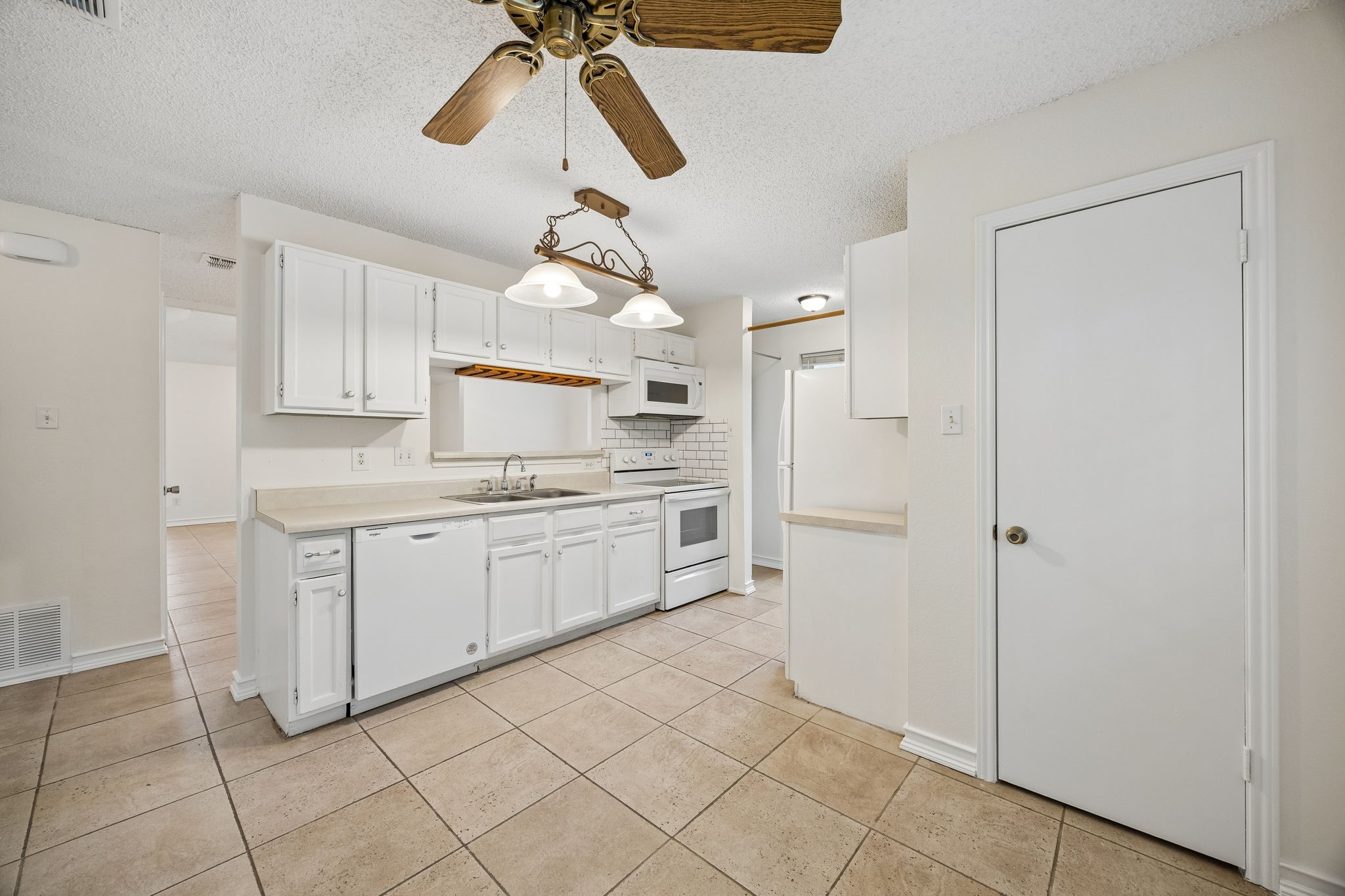 118 E Denton Drive