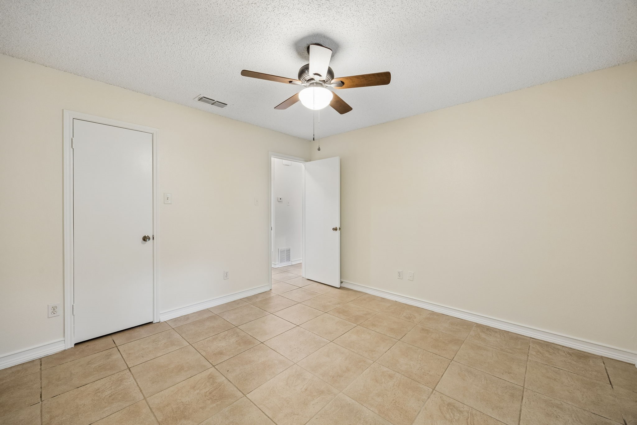 118 E Denton Drive