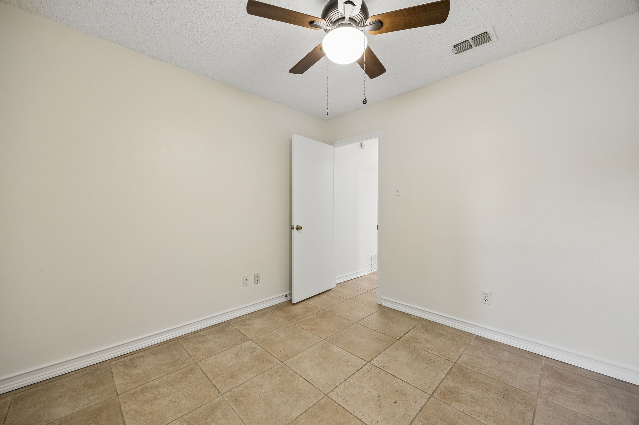 118 E Denton Drive