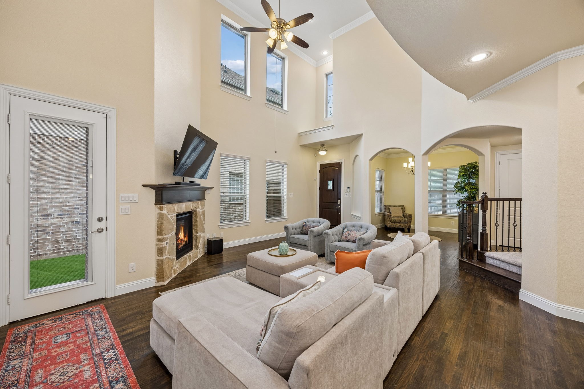 4421 Broadway Avenue