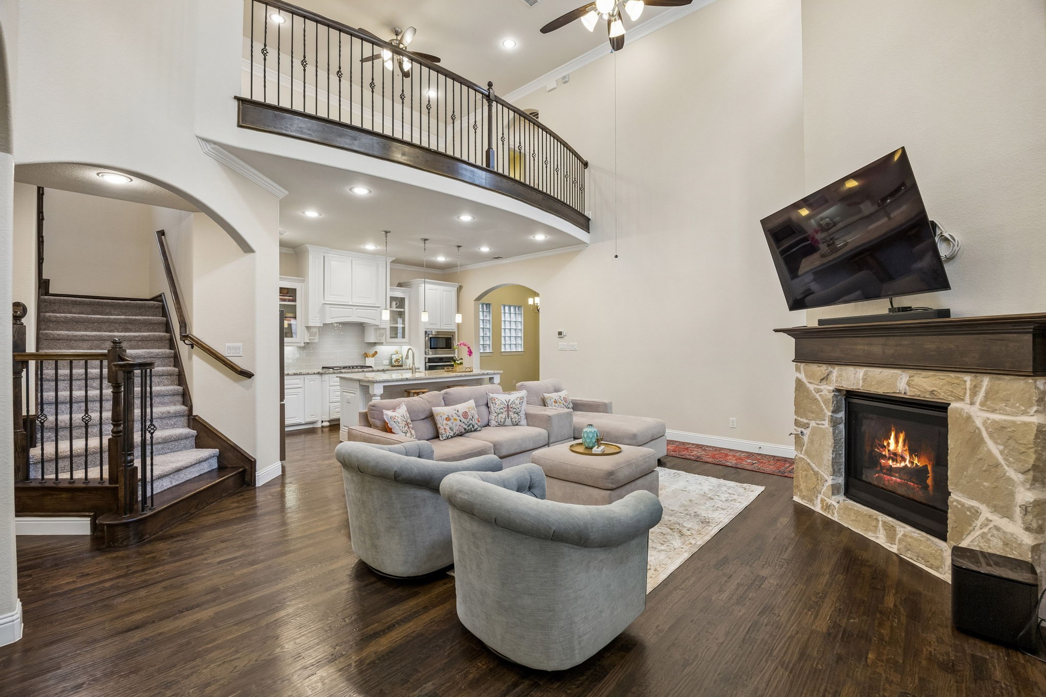 4421 Broadway Avenue