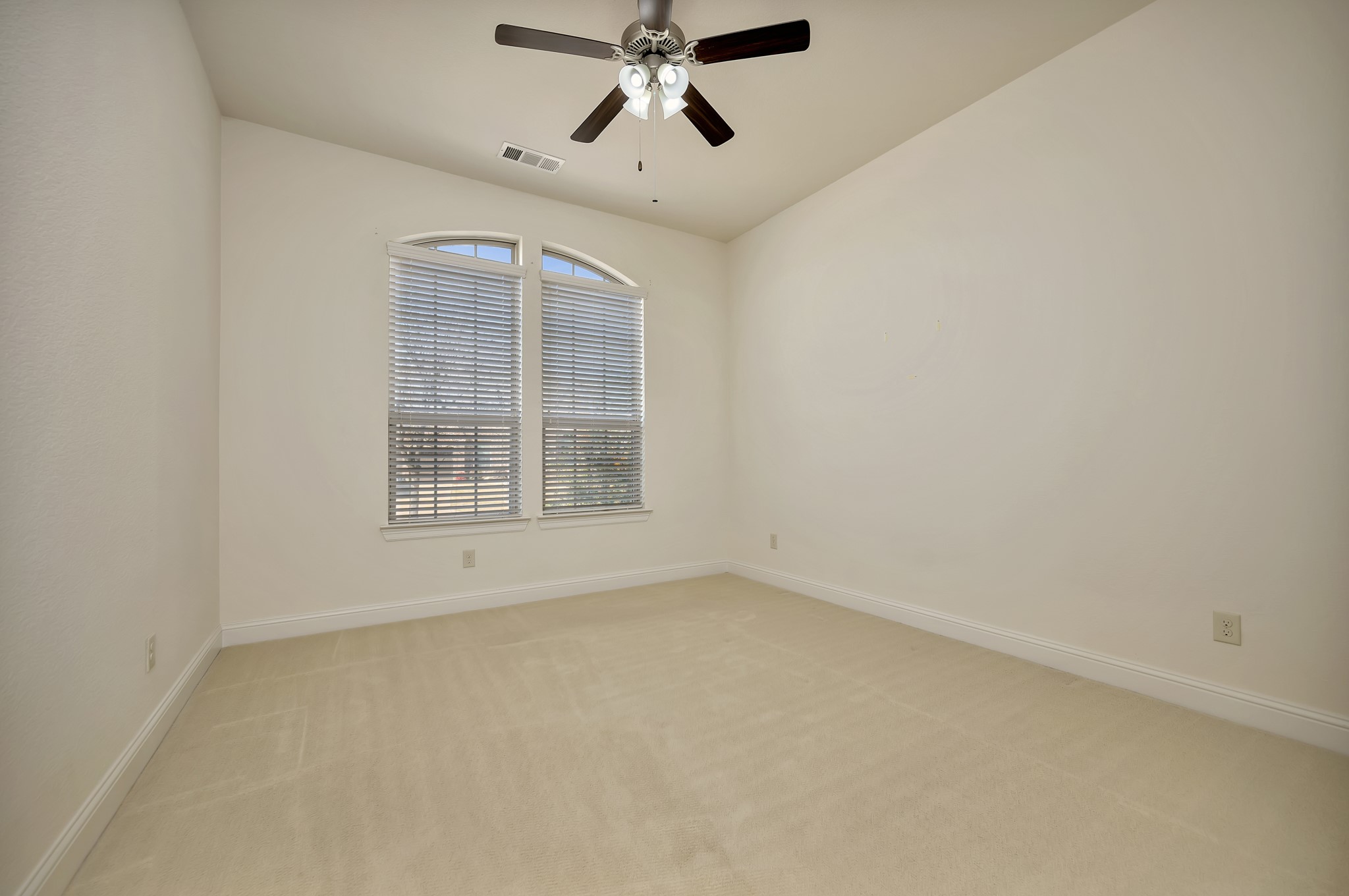 1052 Highpoint Way