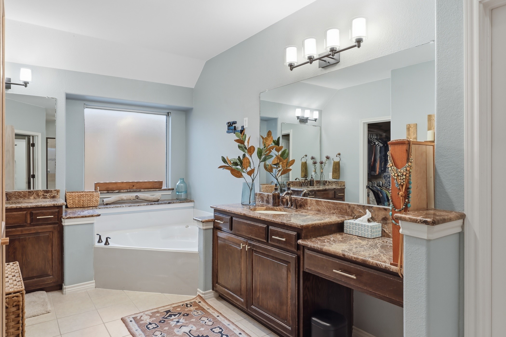 8040 Branch Hollow Trail