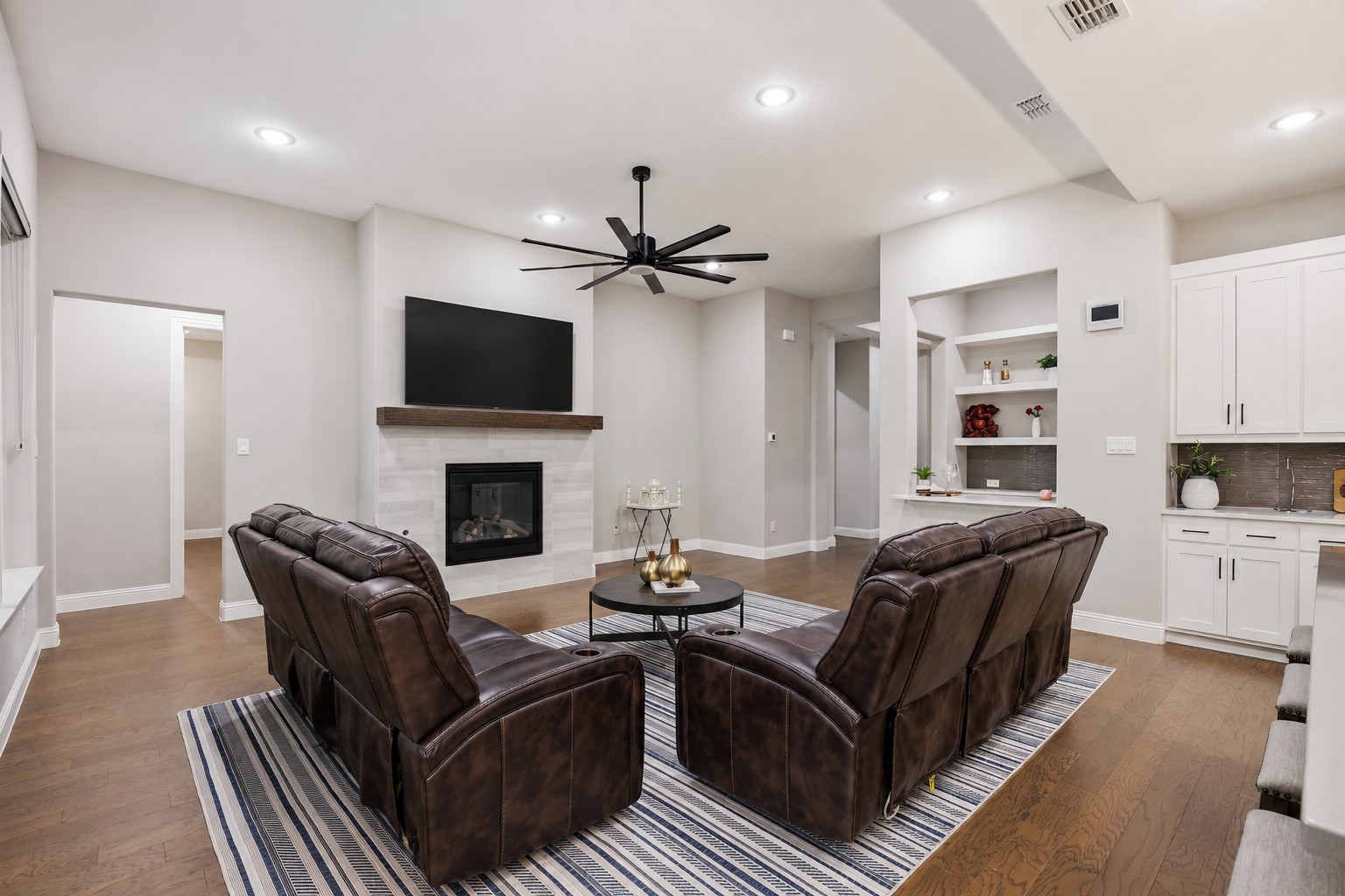 3123 Warwick Trail