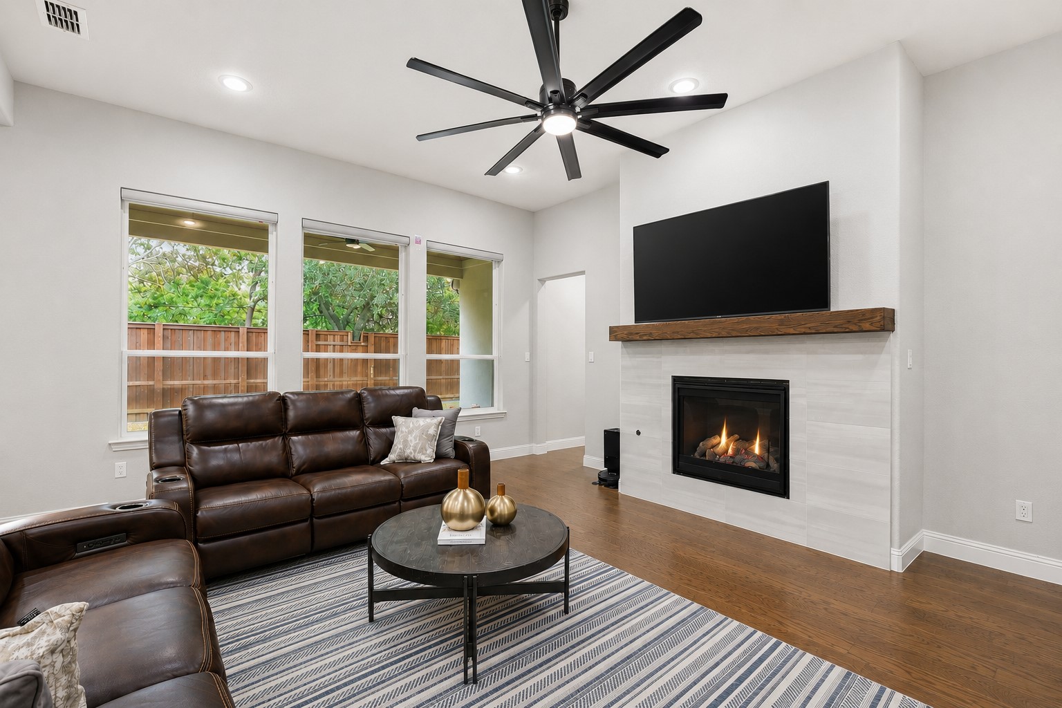 3123 Warwick Trail