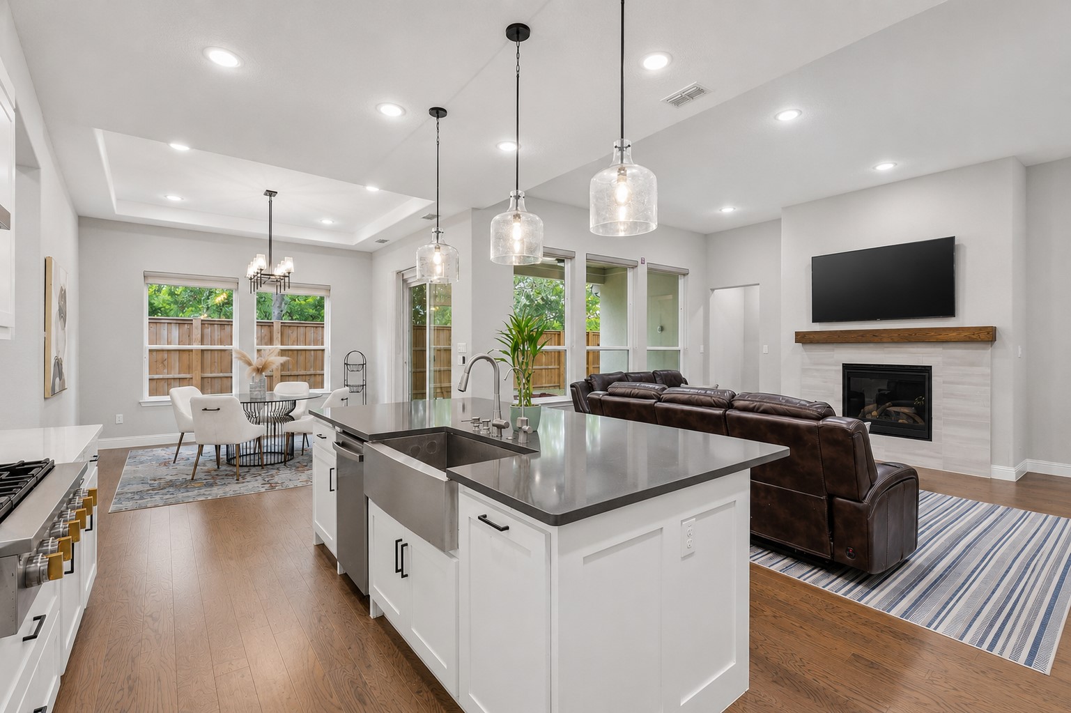 3123 Warwick Trail