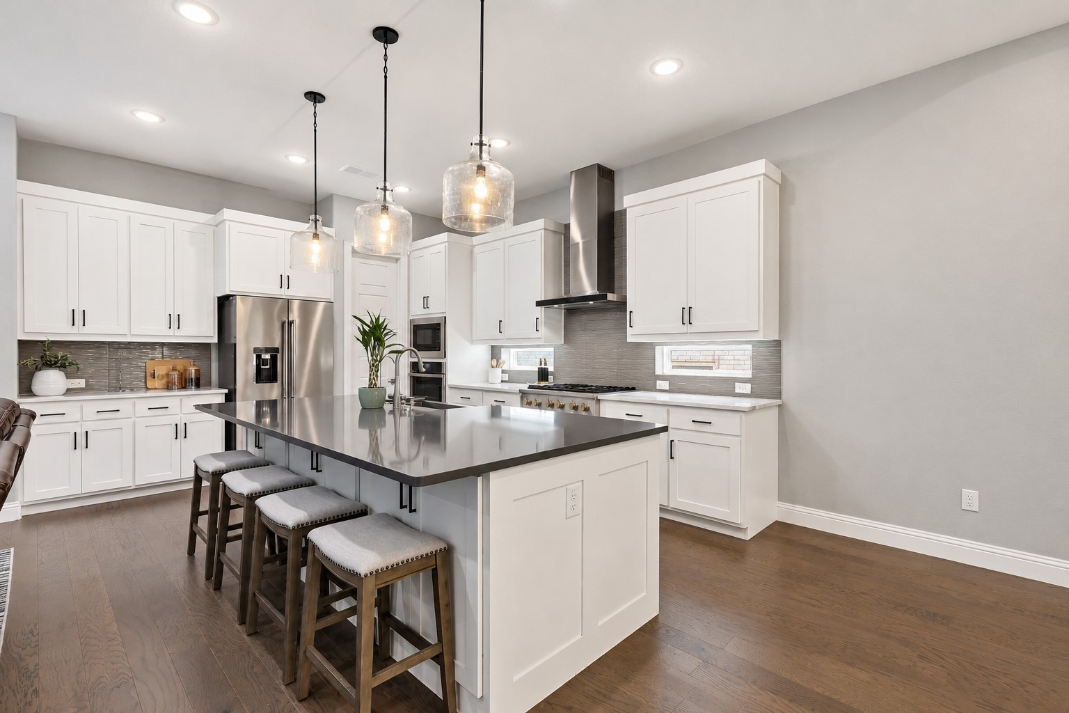 3123 Warwick Trail