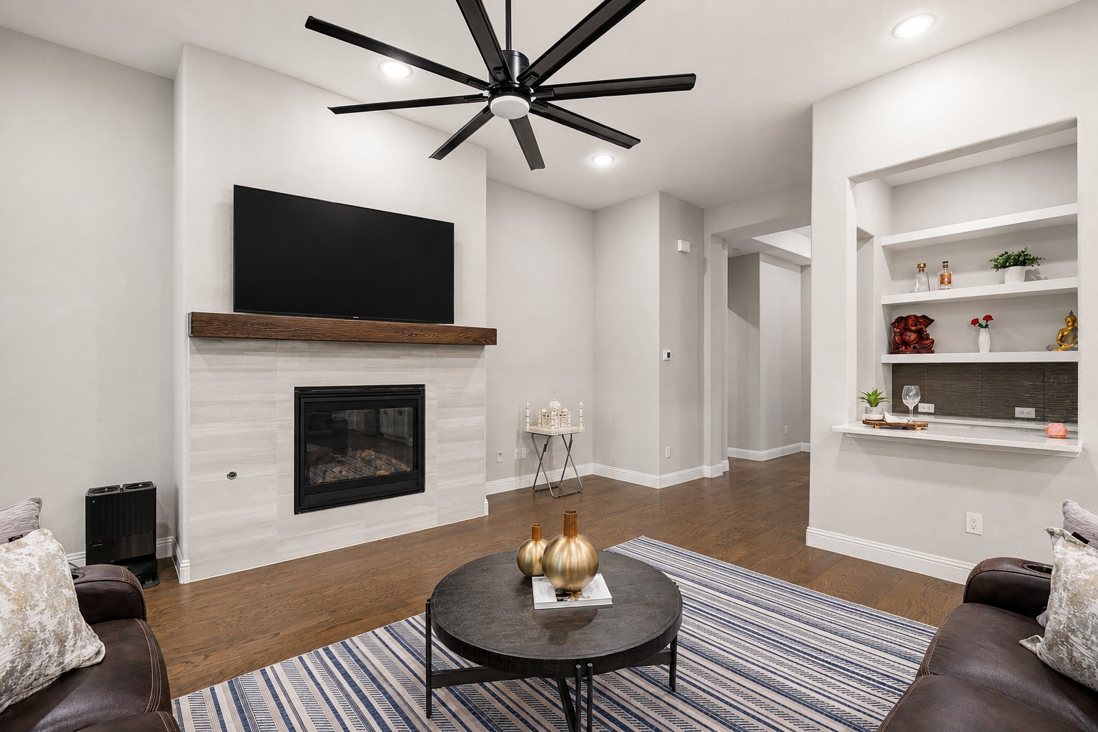 3123 Warwick Trail