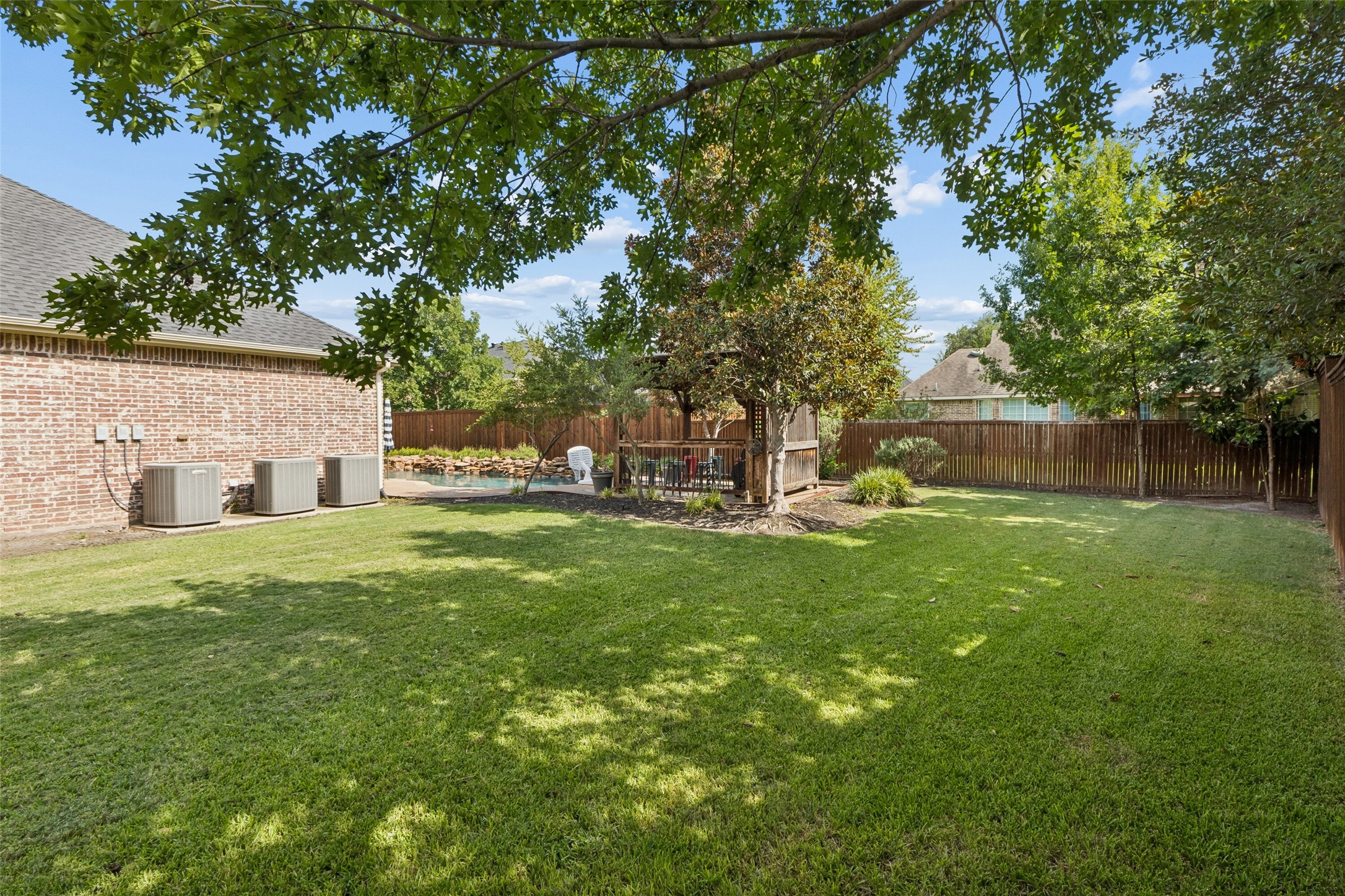 2418 Rosebury Lane