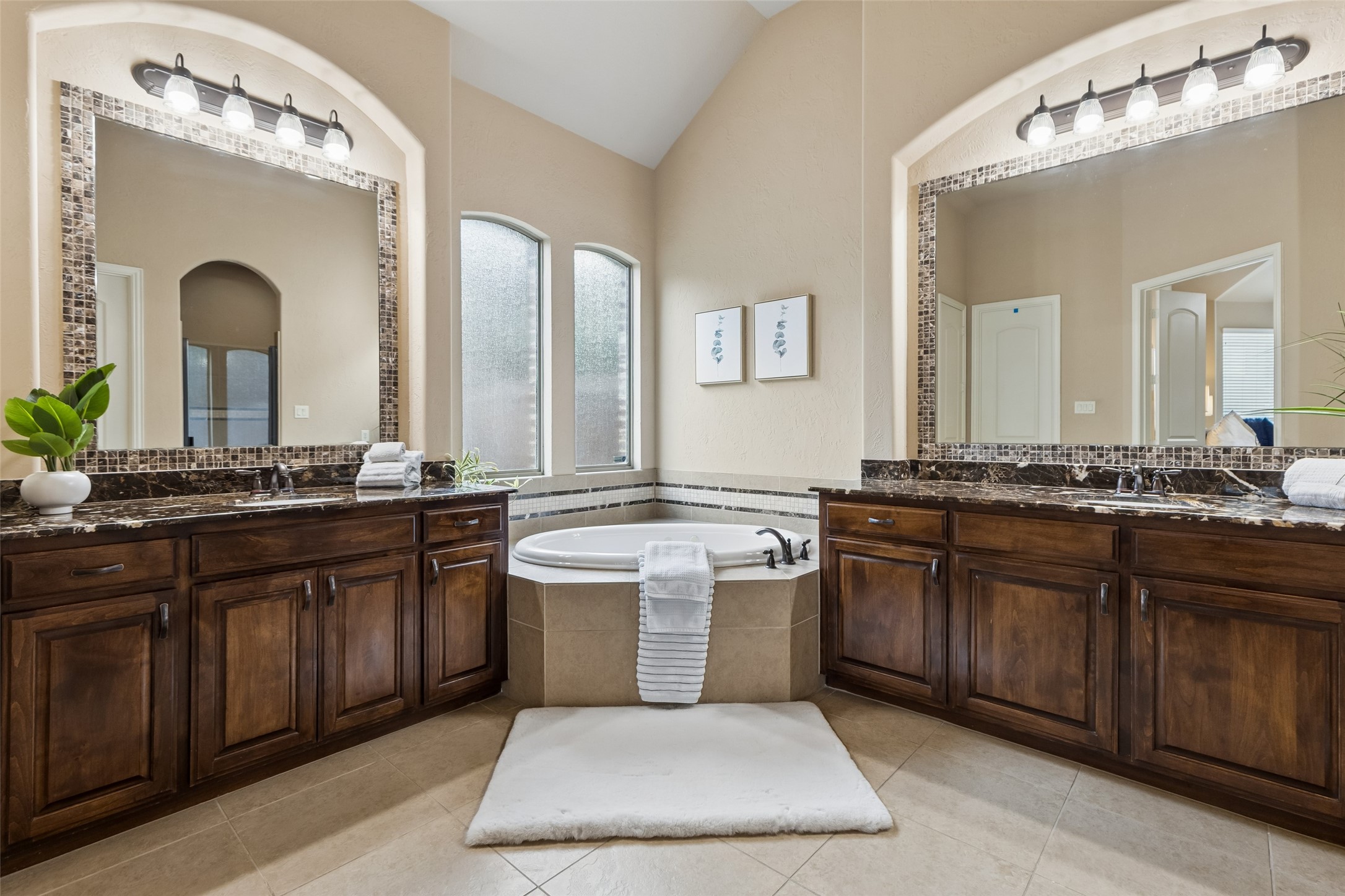 2418 Rosebury Lane