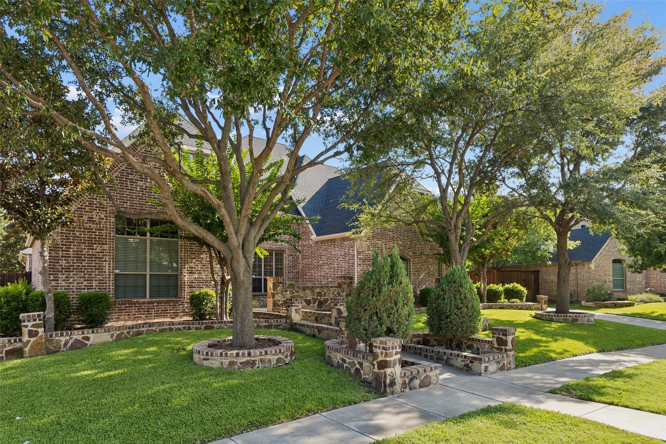 2418 Rosebury Lane