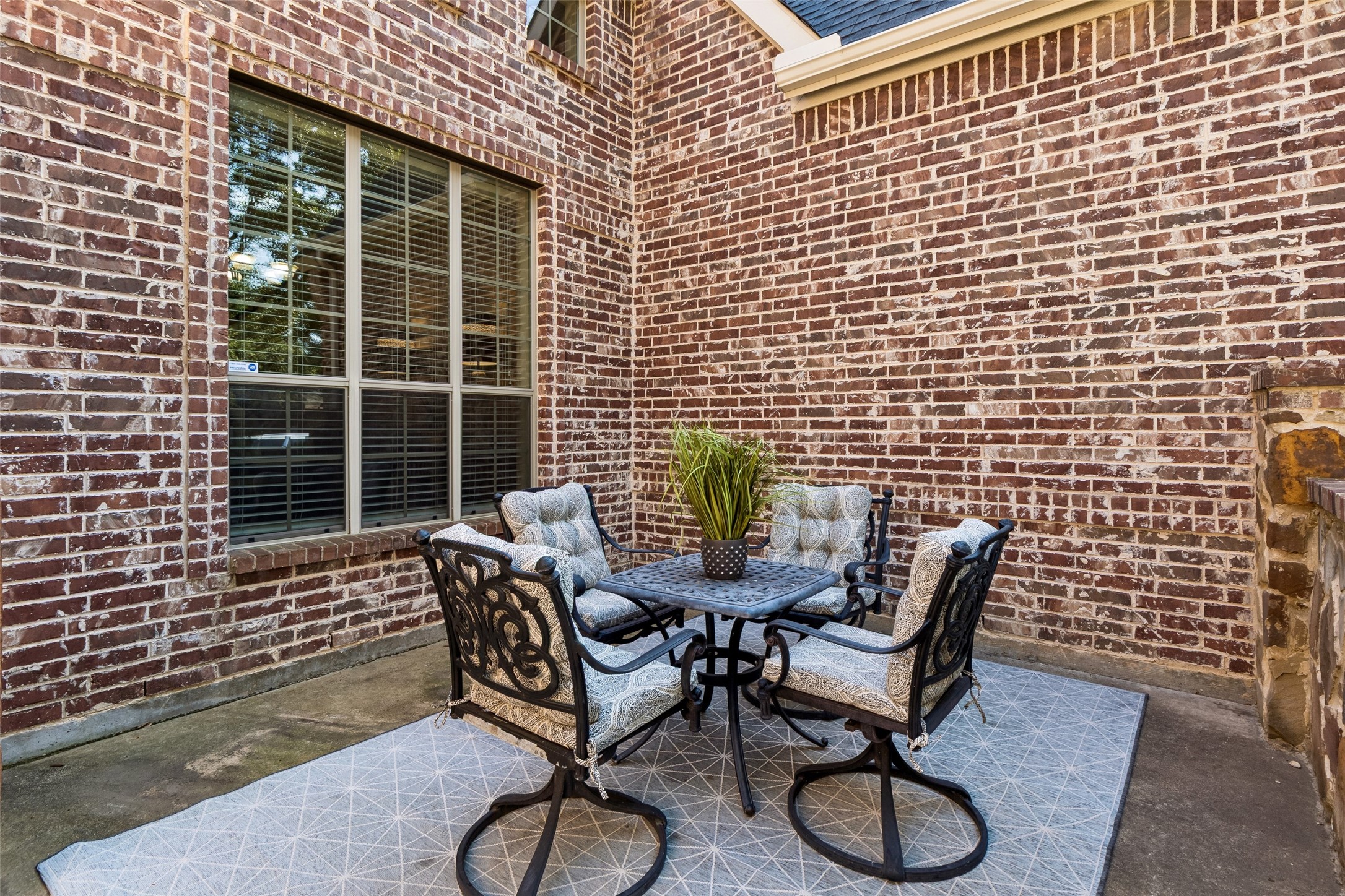 2418 Rosebury Lane