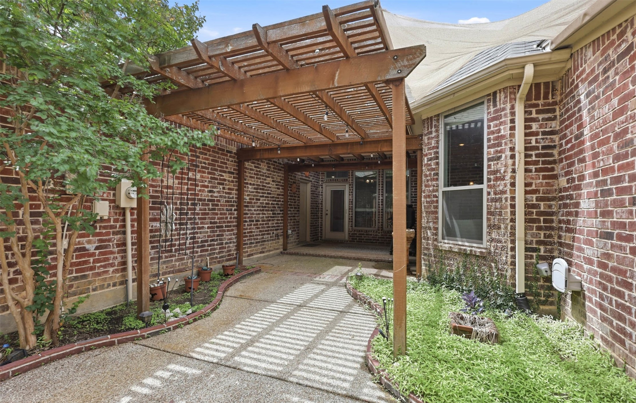600 Hickory Court