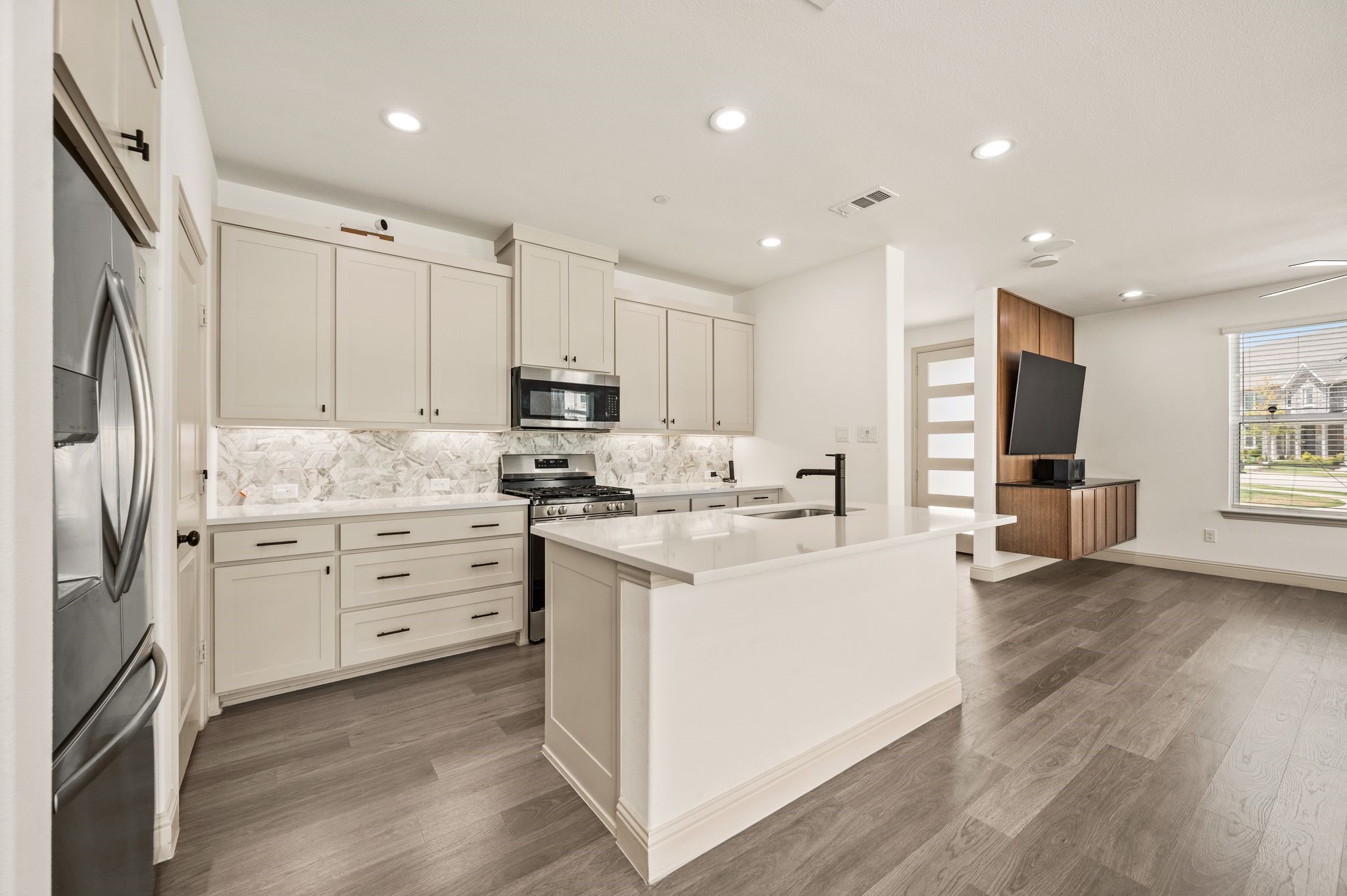 4348 James Street