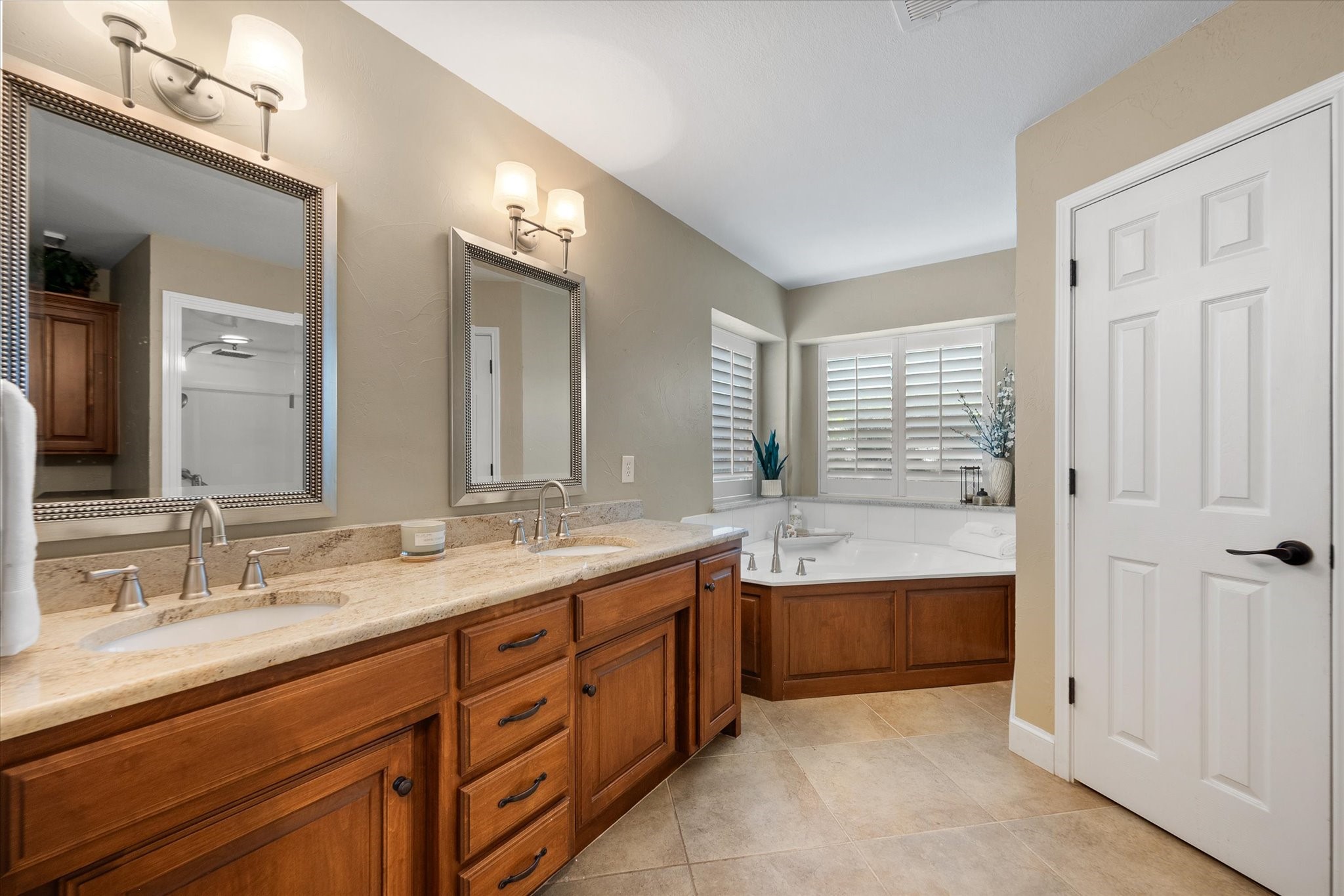 1239 Falcon Trail