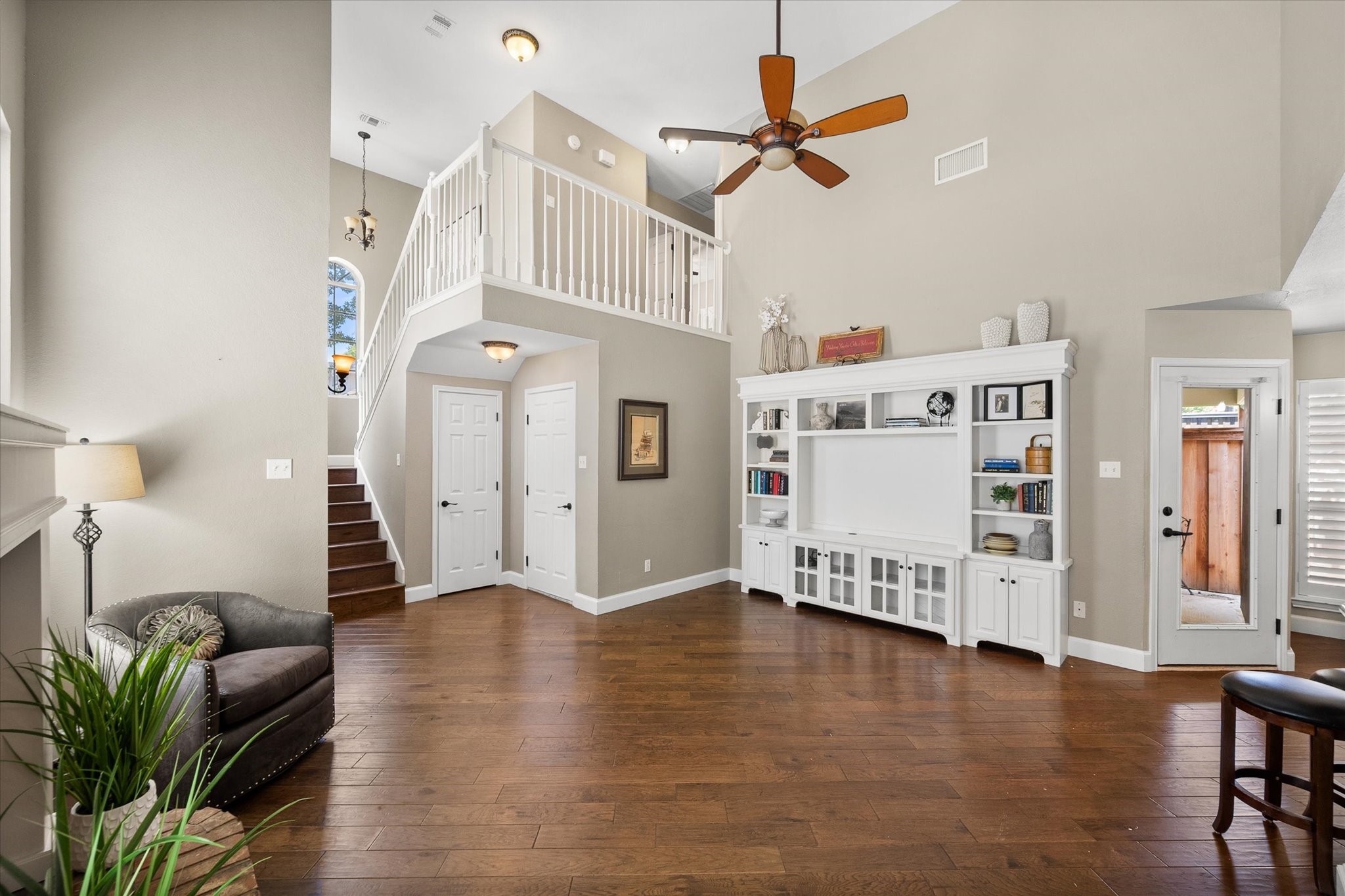 1239 Falcon Trail