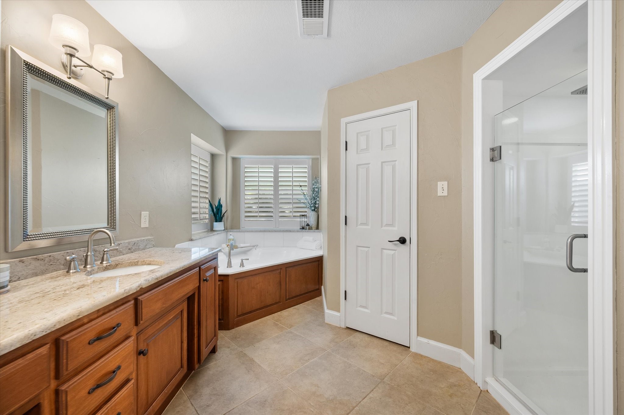 1239 Falcon Trail