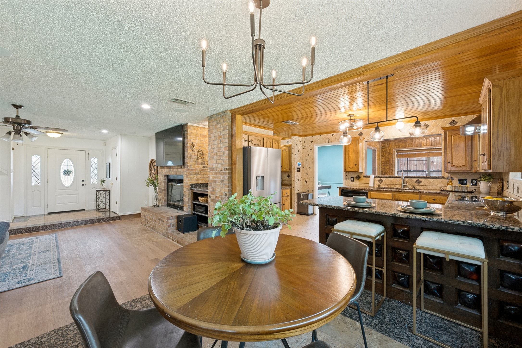 7809 Miracle Lane