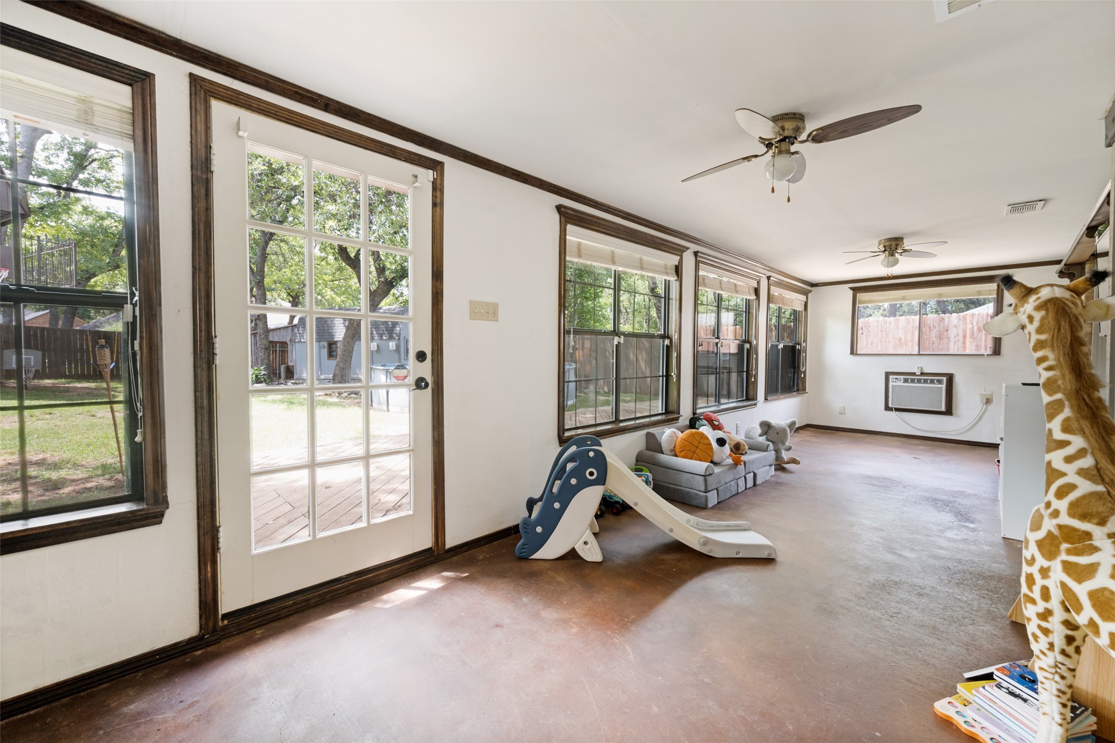 7809 Miracle Lane