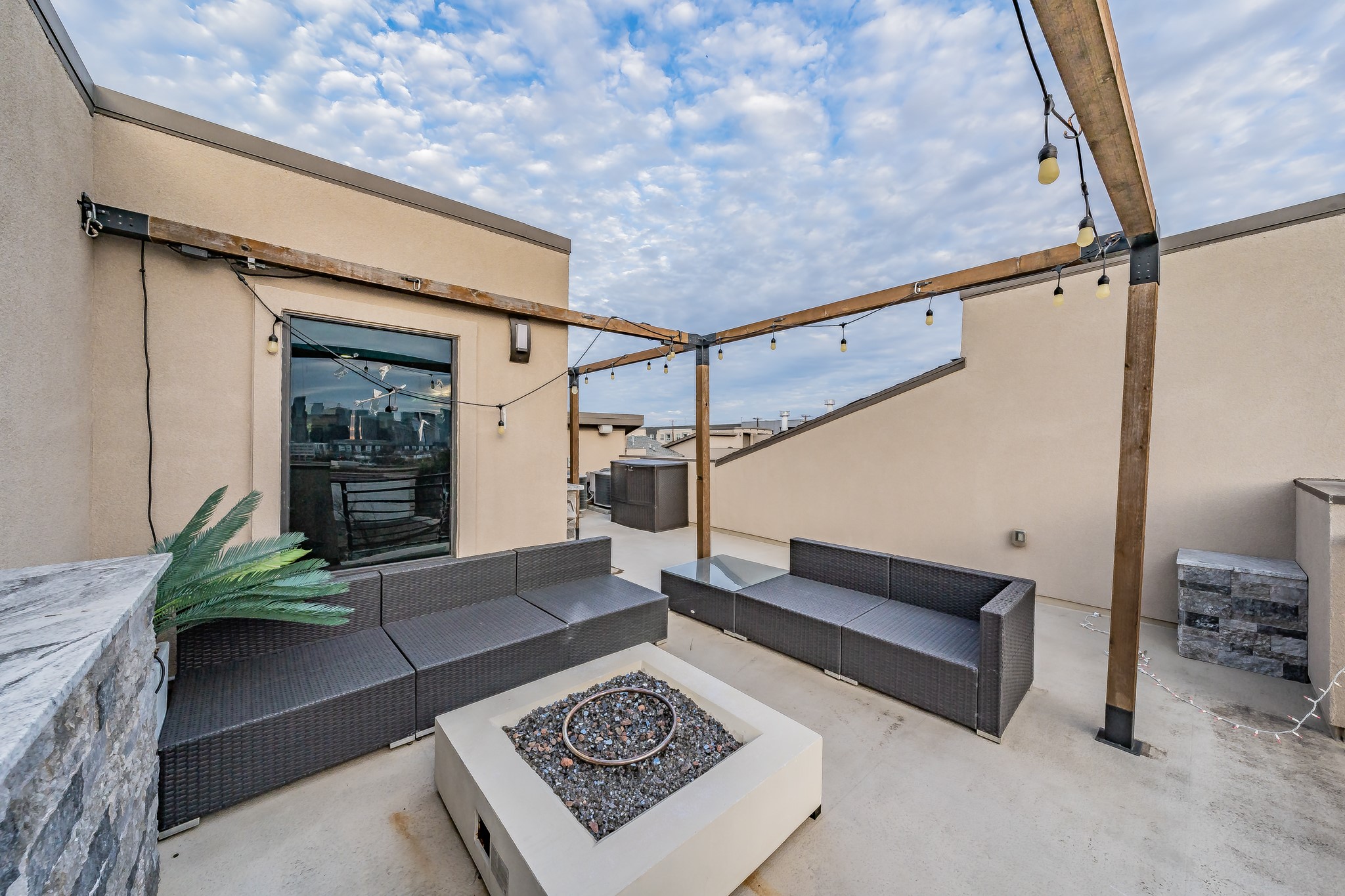 1717 Annex Avenue 302
