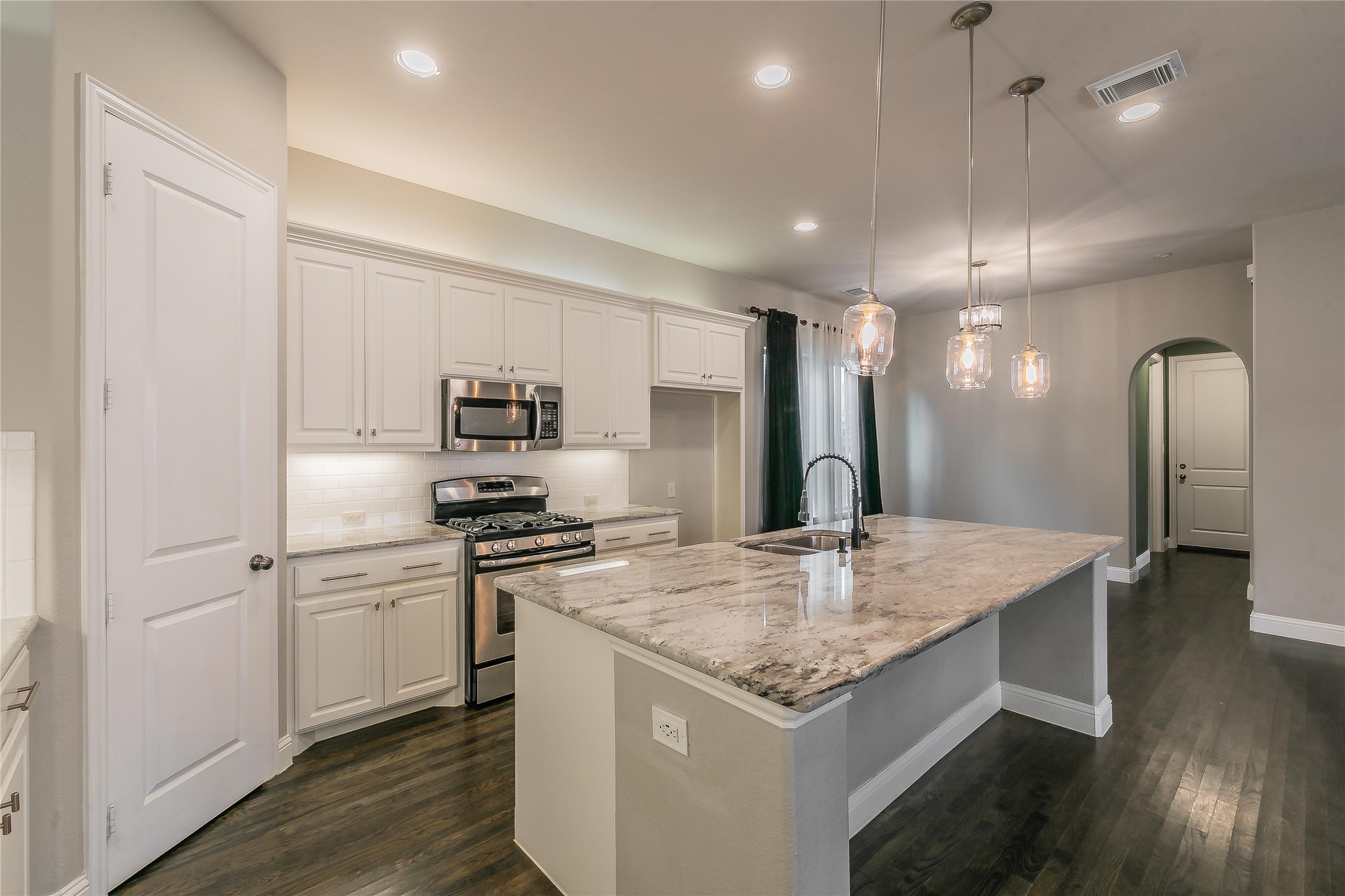 3903 Plum Vista Place