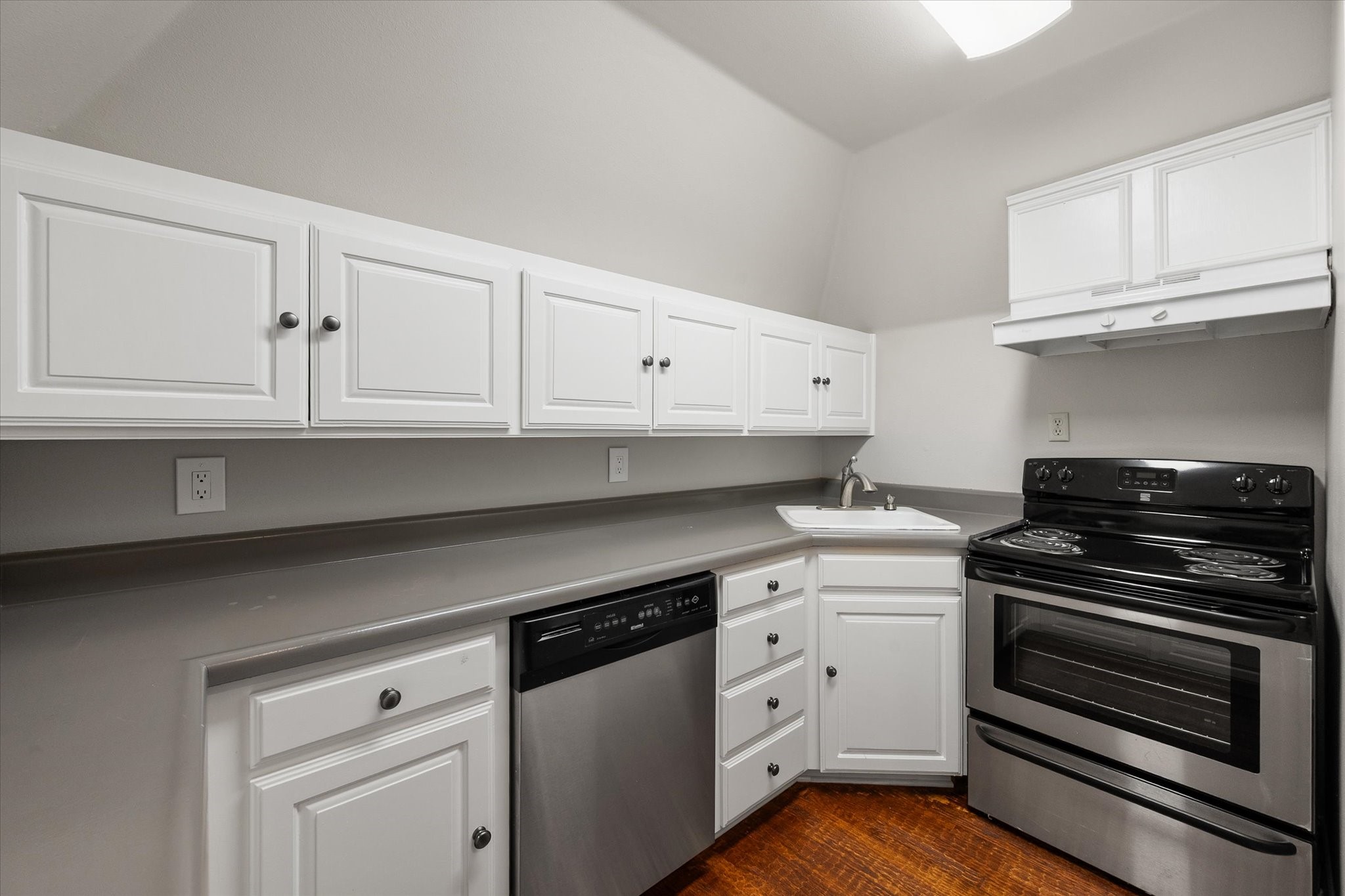 1405 Bentley Court