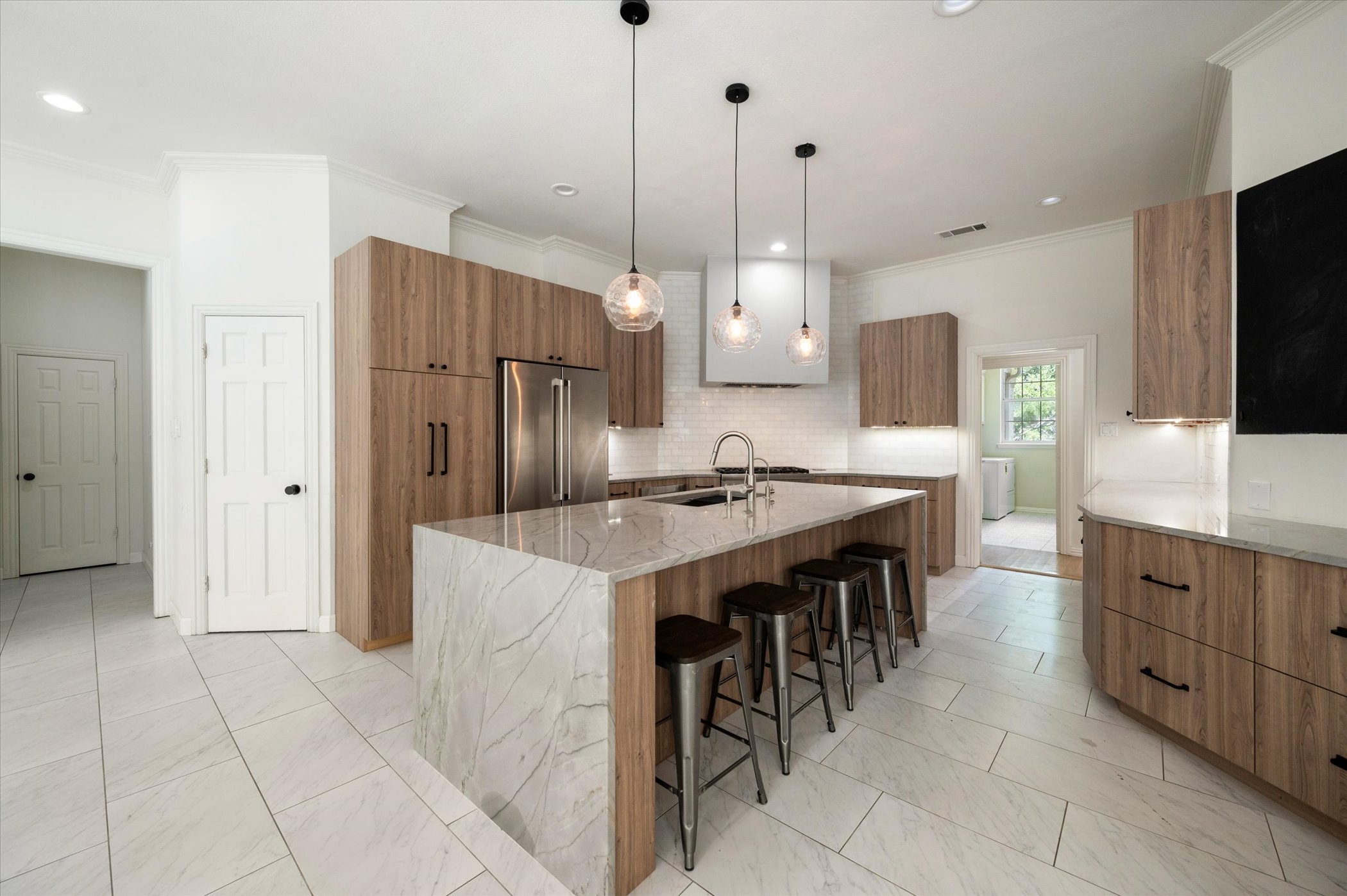 1004 Chimney Hill Trail