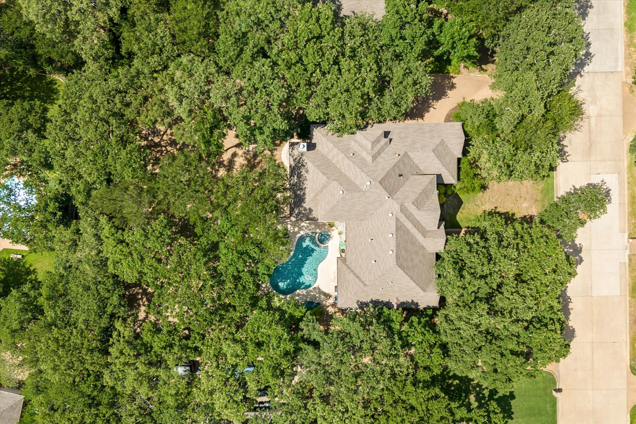 1004 Chimney Hill Trail