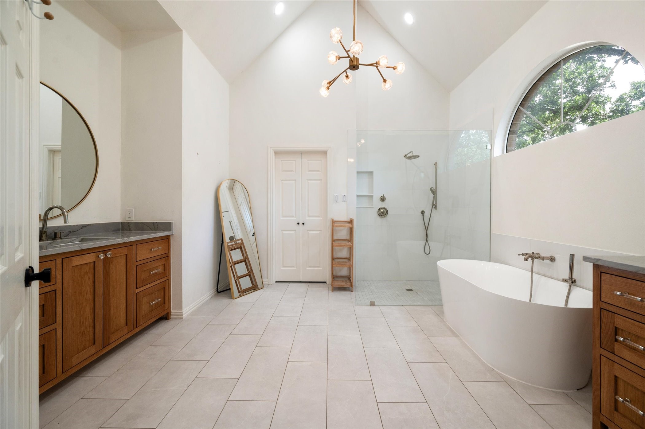 1004 Chimney Hill Trail