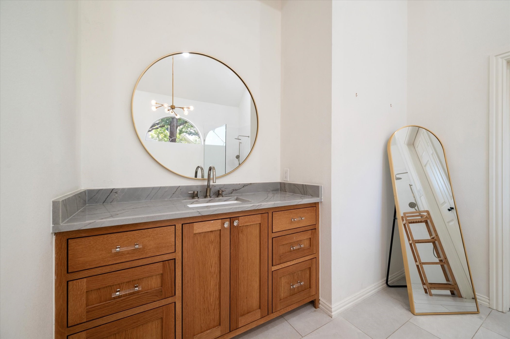1004 Chimney Hill Trail